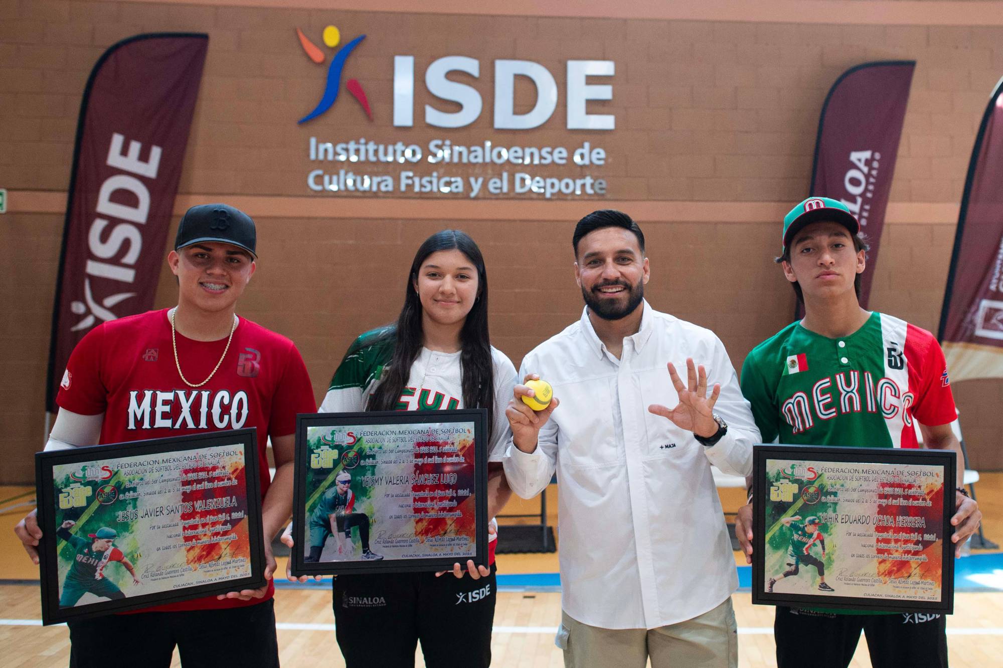 $!Arranca en Culiacán el Campeonato Nacional de Beisbol 5 con triple homenaje