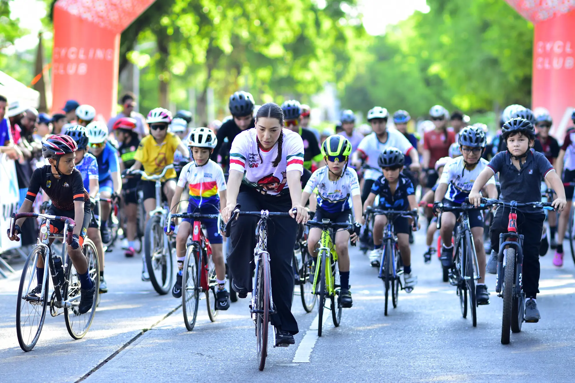 $!Luz Daniela y Antonieta Gaxiola regresan a Sinaloa para inspirar a la nueva generación de ciclistas