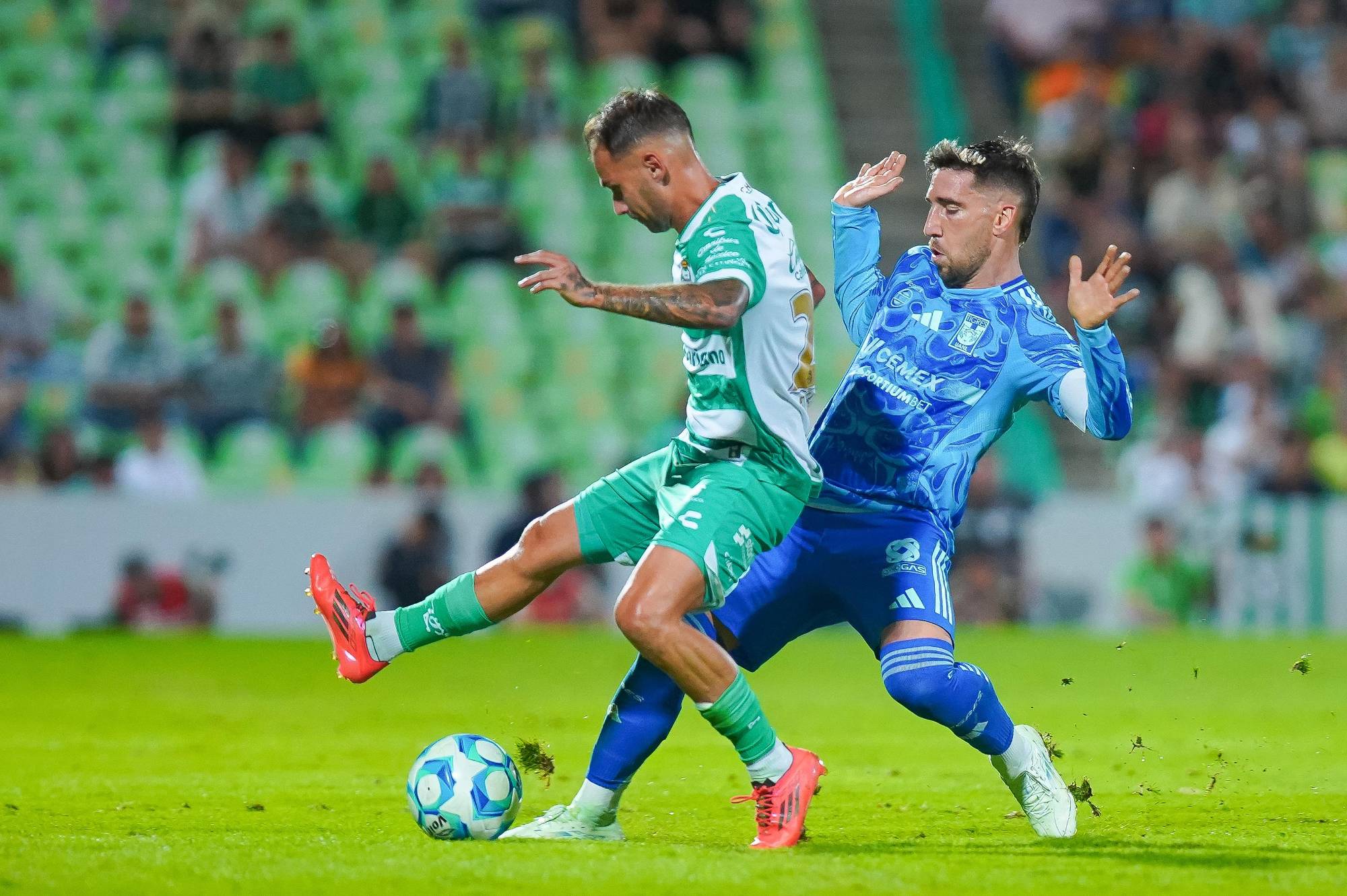 $!Tigres vence 1-0 a Santos y extiende su dominio en el TSM Corona