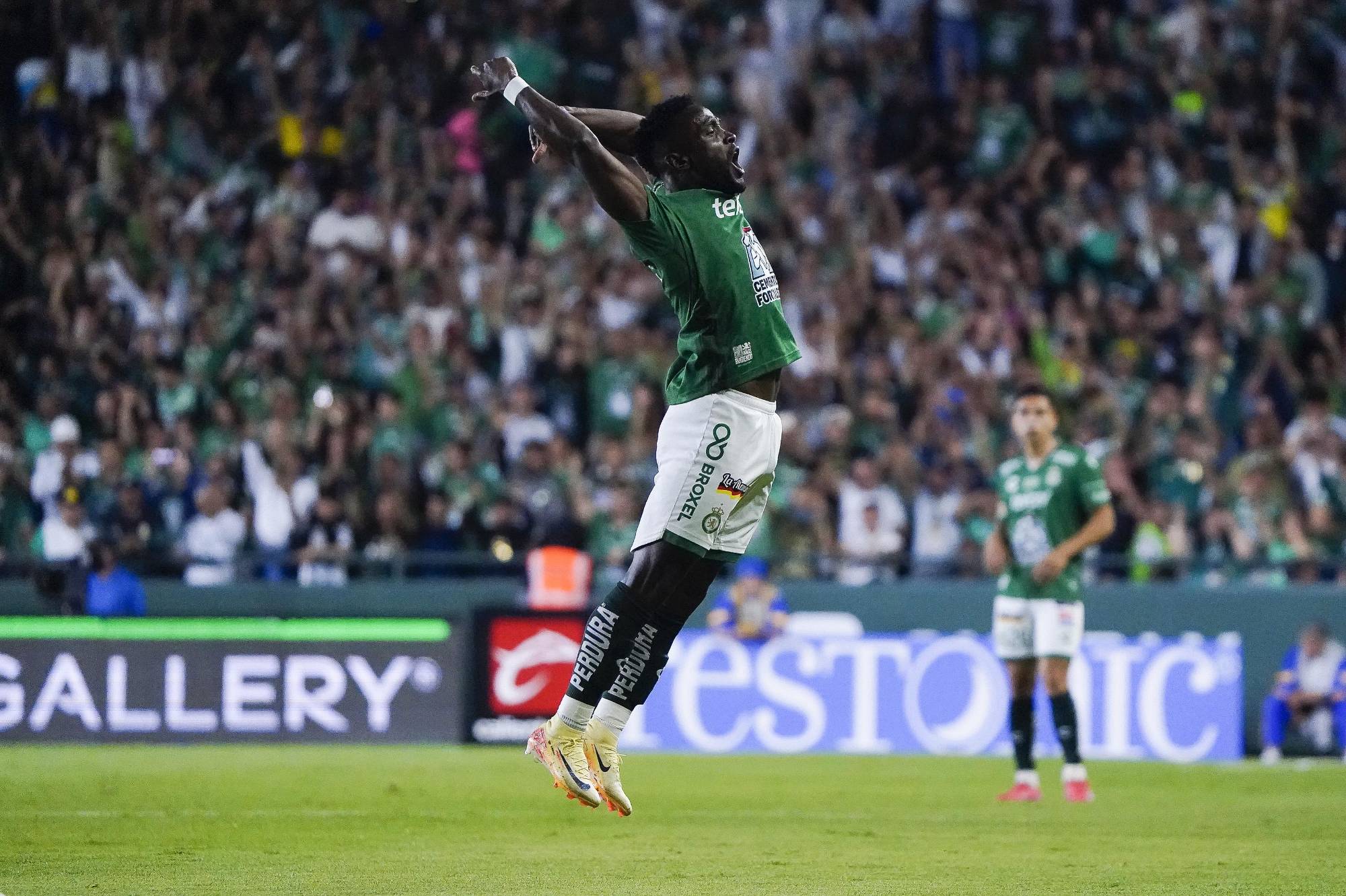 $!Chivas remonta a Pachuca y el líder León sentencia a Tigres