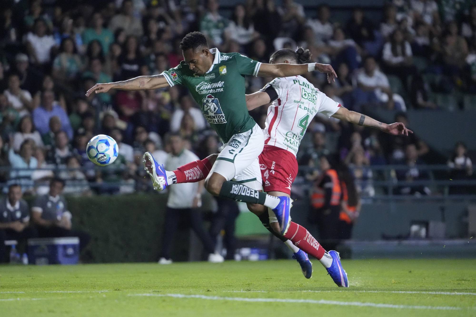 $!León remonta y vence 2-1 al Necaxa