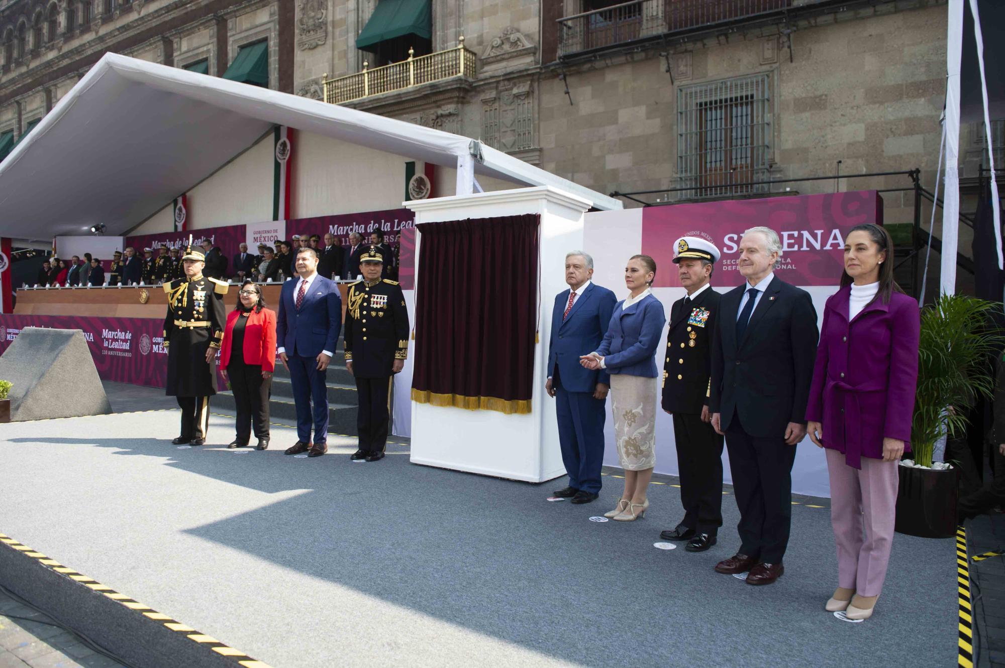 $!AMLO encabeza evento por Marcha de la Lealtad; Sedena refrenda compromiso y lealtad