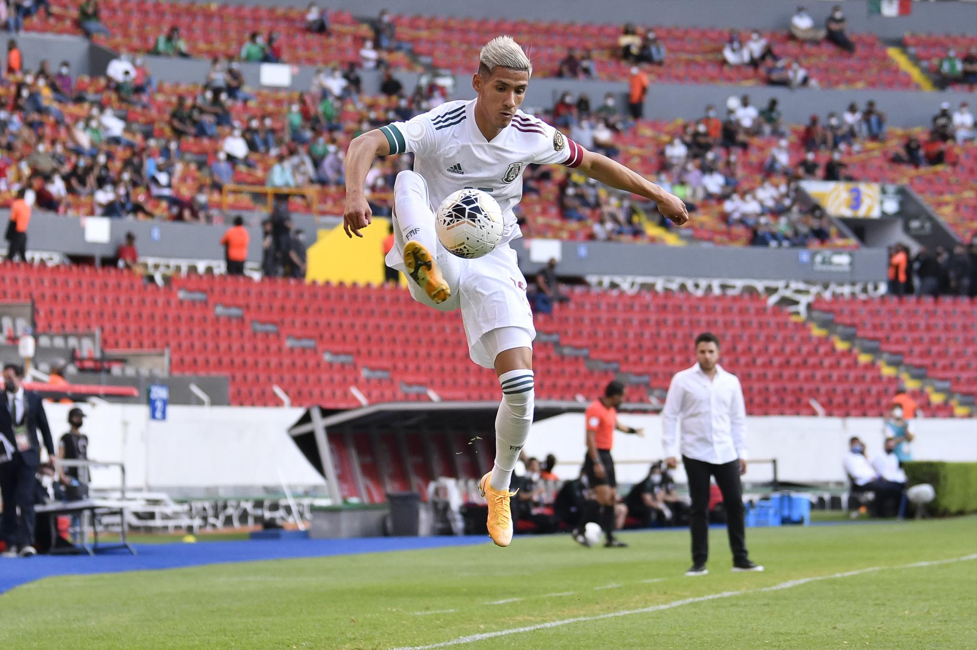 $!Sebastián Córdova luce en el triunfo de México al iniciar Preolímpico de futbol