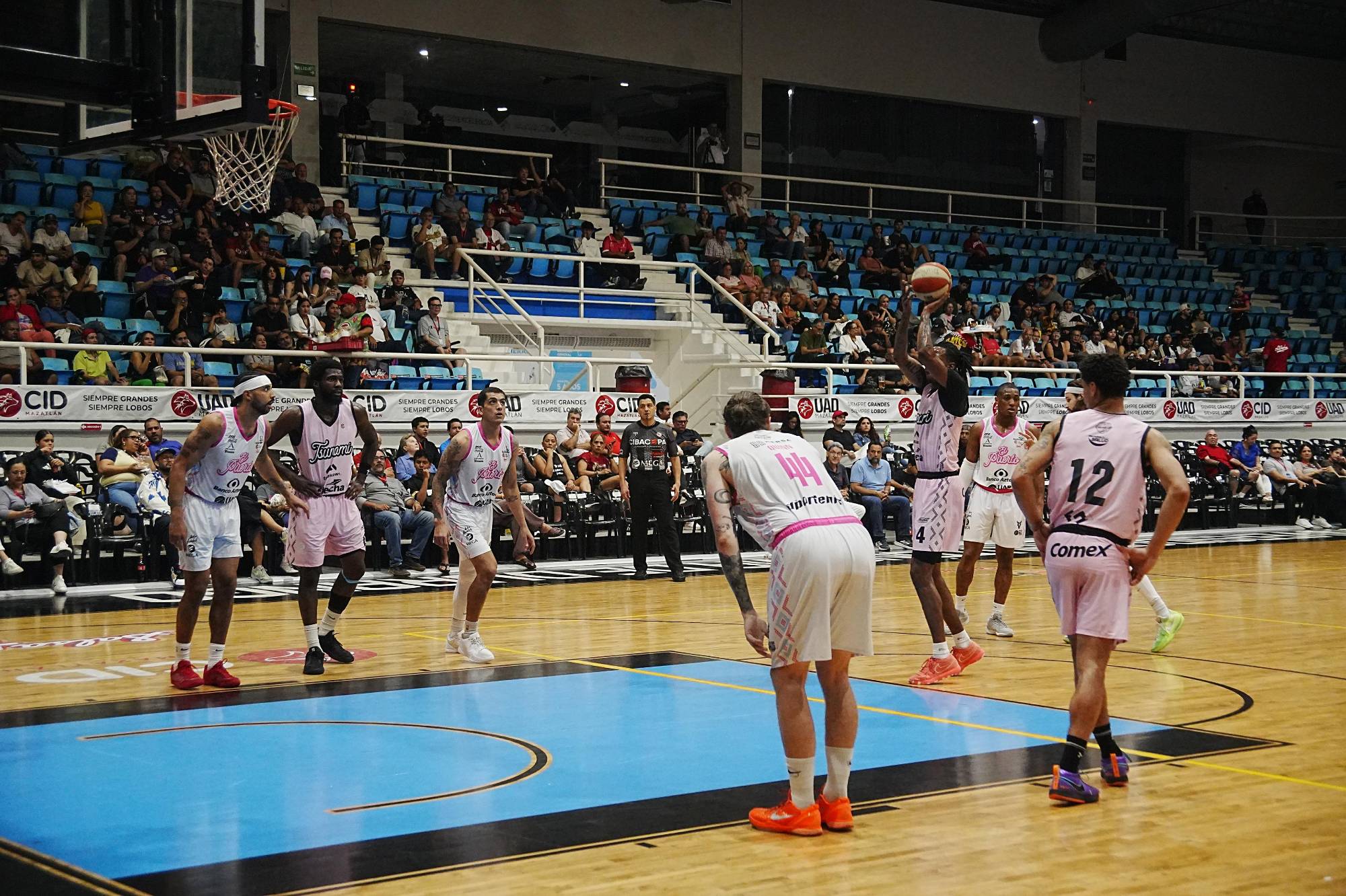$!Venados Basketball cae en casa ante Ostioneros de Guaymas