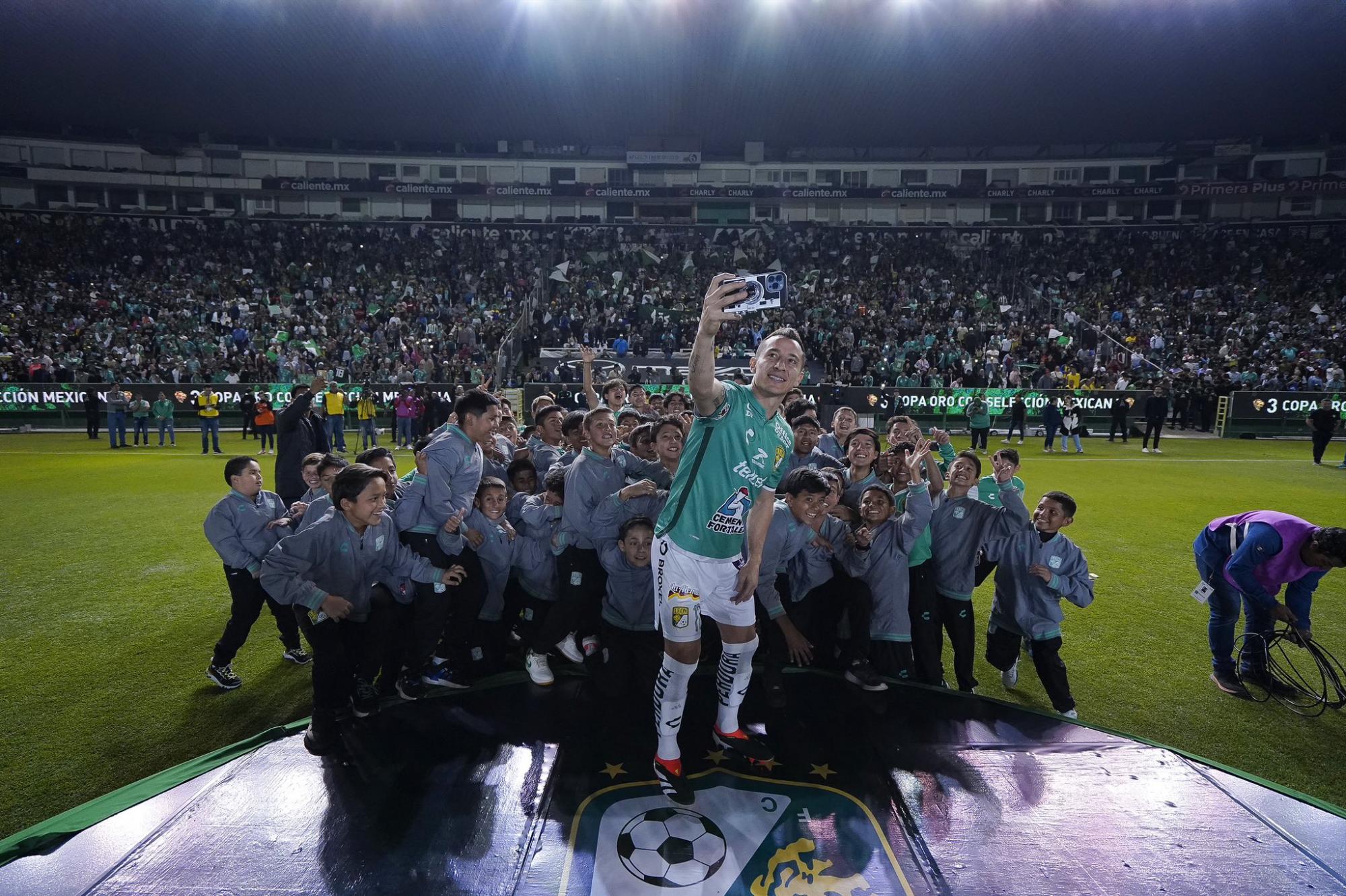 $!Andrés Guardado es presentado como jugador del León