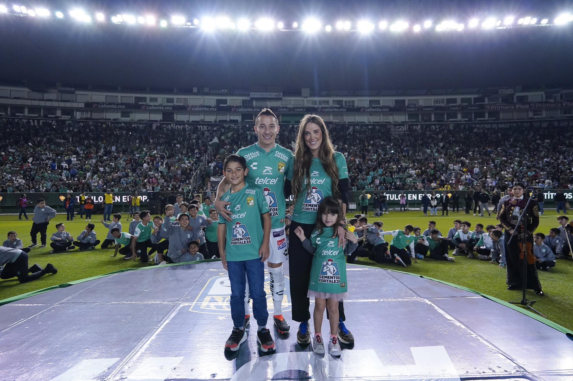 $!Andrés Guardado es presentado como jugador del León