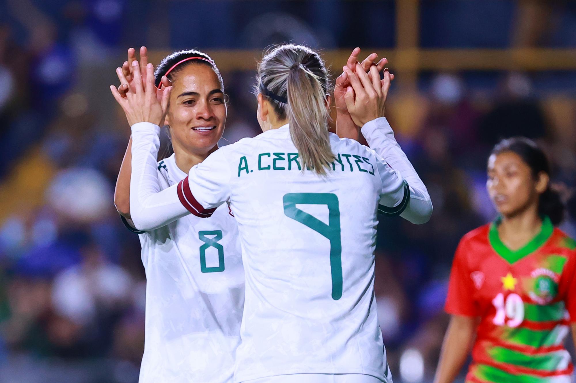 $!México brilla con goleada 9-0 ante Surinam, en la eliminatoria rumbo al Mundial Femenil