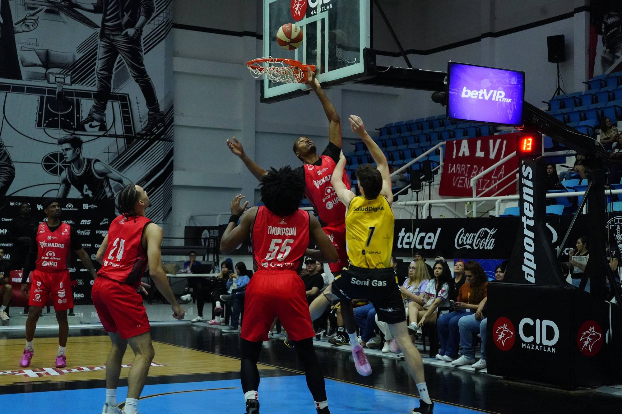 $!Venados Basketball responde y divide serie con Caballeros