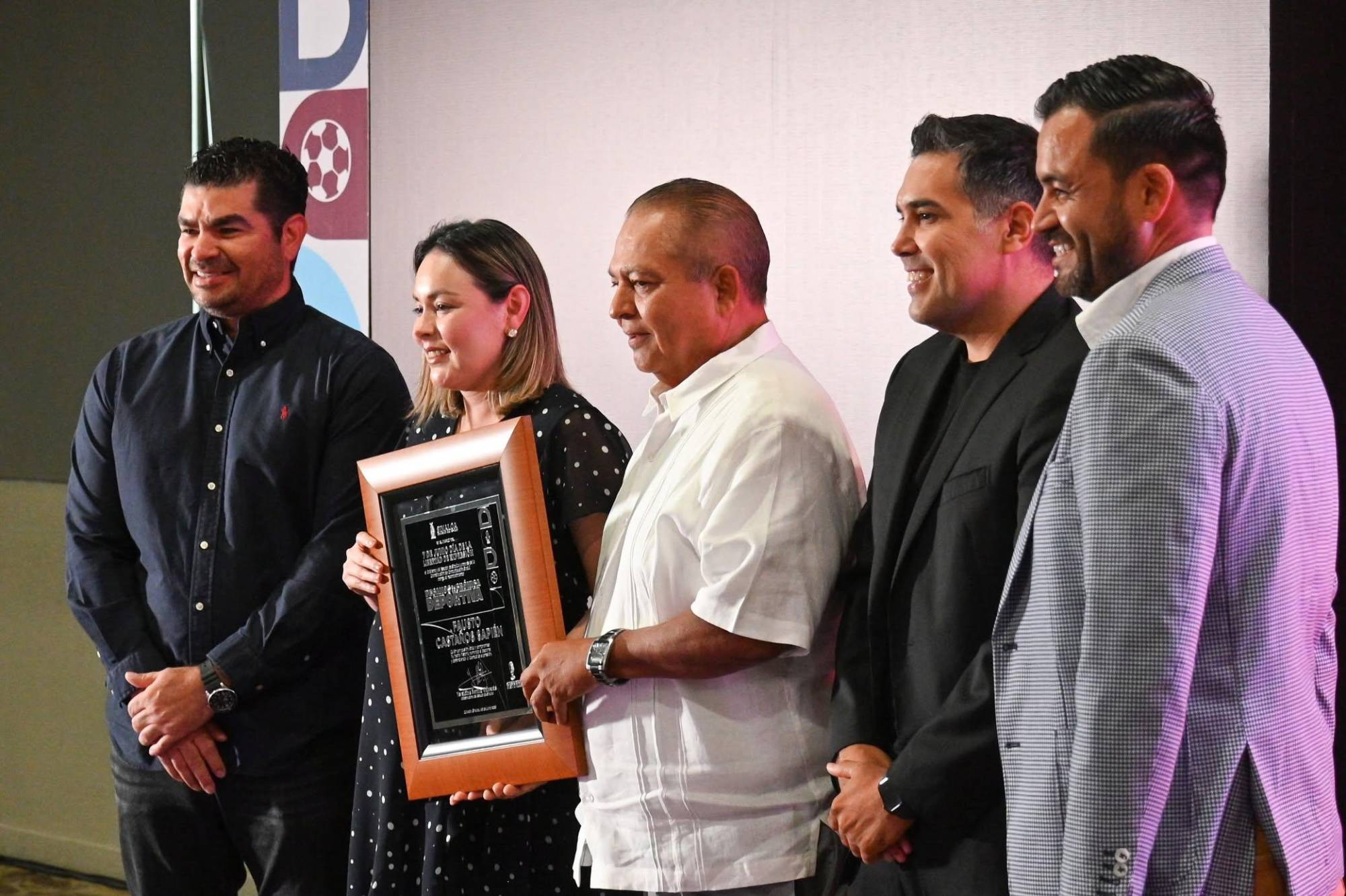 $!Rinden homenaje a las voces que han narrado la historia deportiva de Sinaloa