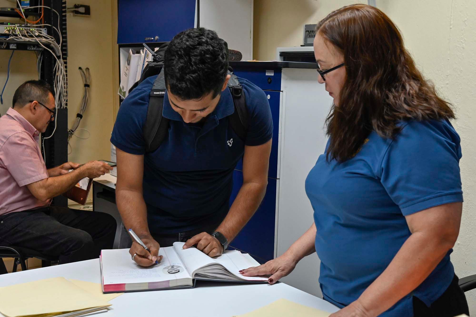 $!Físico sinaloense conquista beca doctoral en el Reino Unido