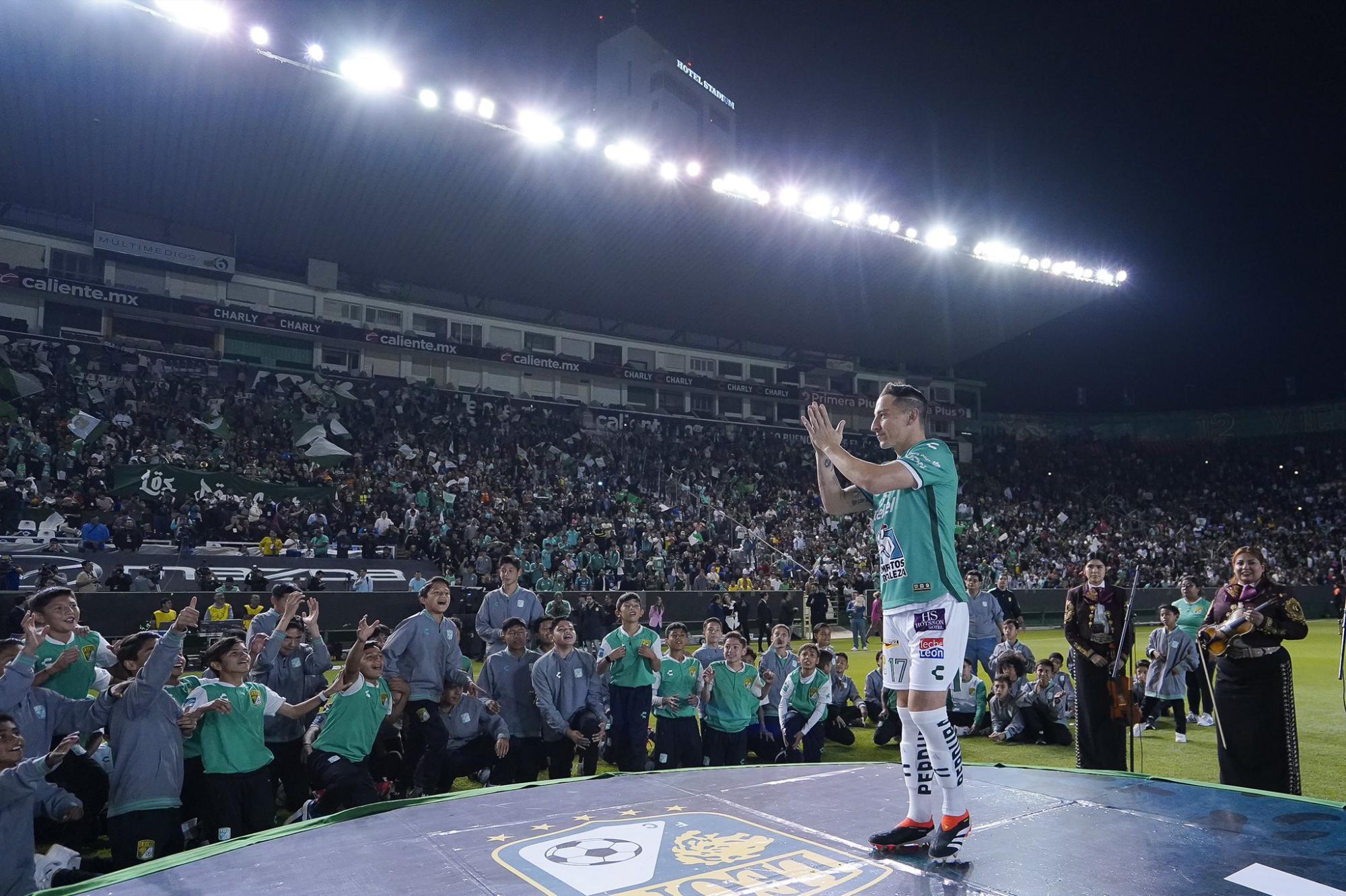 $!Andrés Guardado es presentado como jugador del León