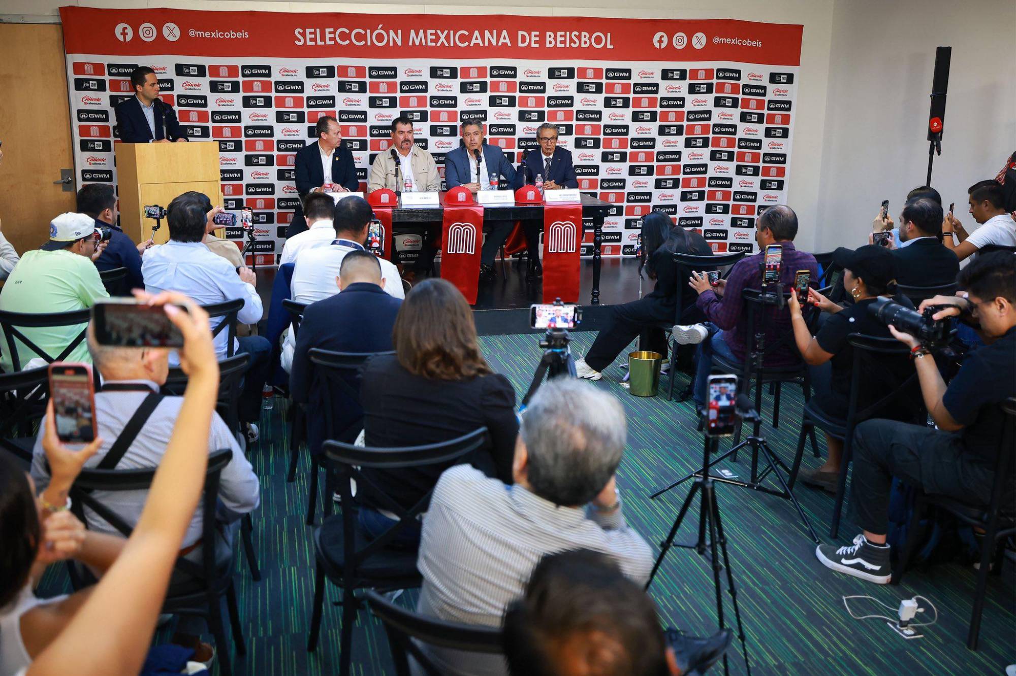 $!México asumirá el Clásico Mundial de Beisbol con la idea de ser campeón, asegura Benjamín Gil