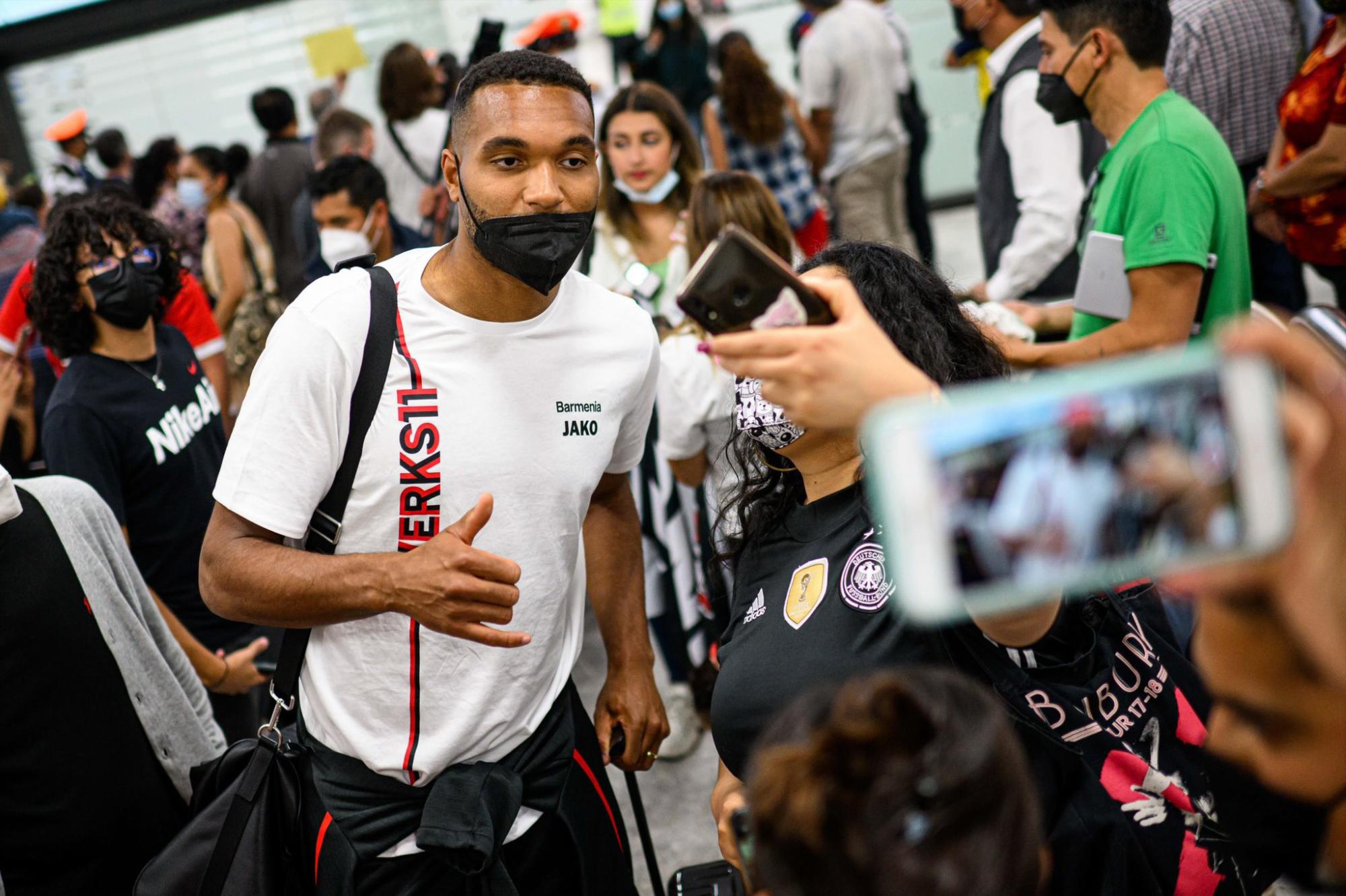 $!Bayer Leverkusen arriba a México para su duelo ante Toluca