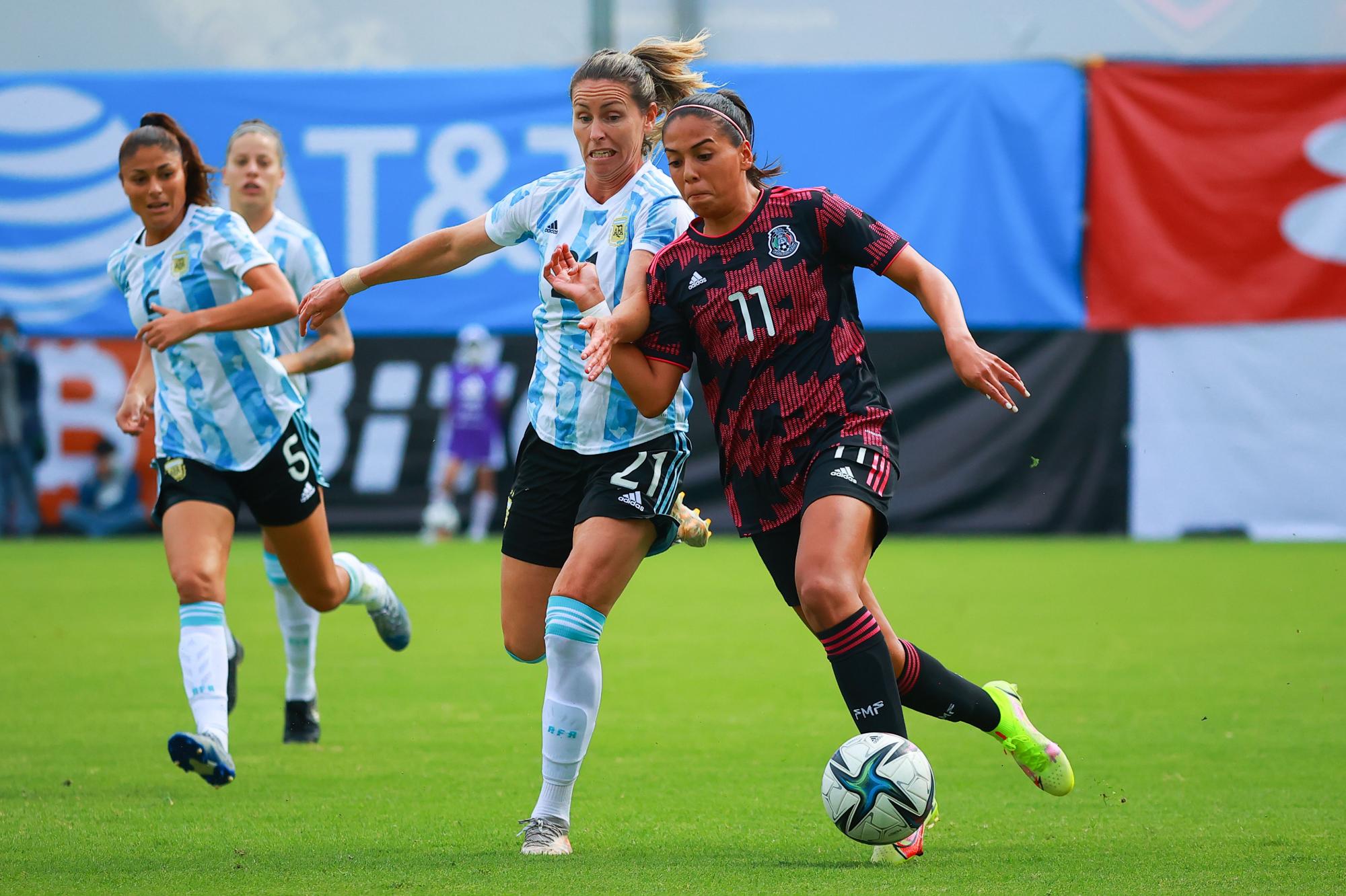 $!Mazatleca Cinthya Peraza debuta en triunfo de Selección Mexicana ante Argentina