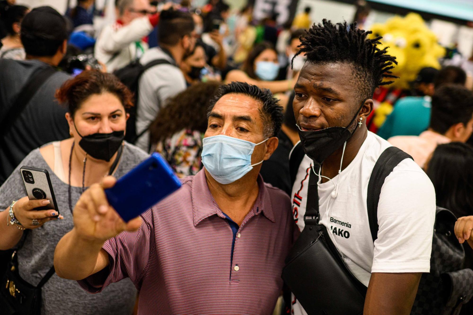 $!Bayer Leverkusen arriba a México para su duelo ante Toluca