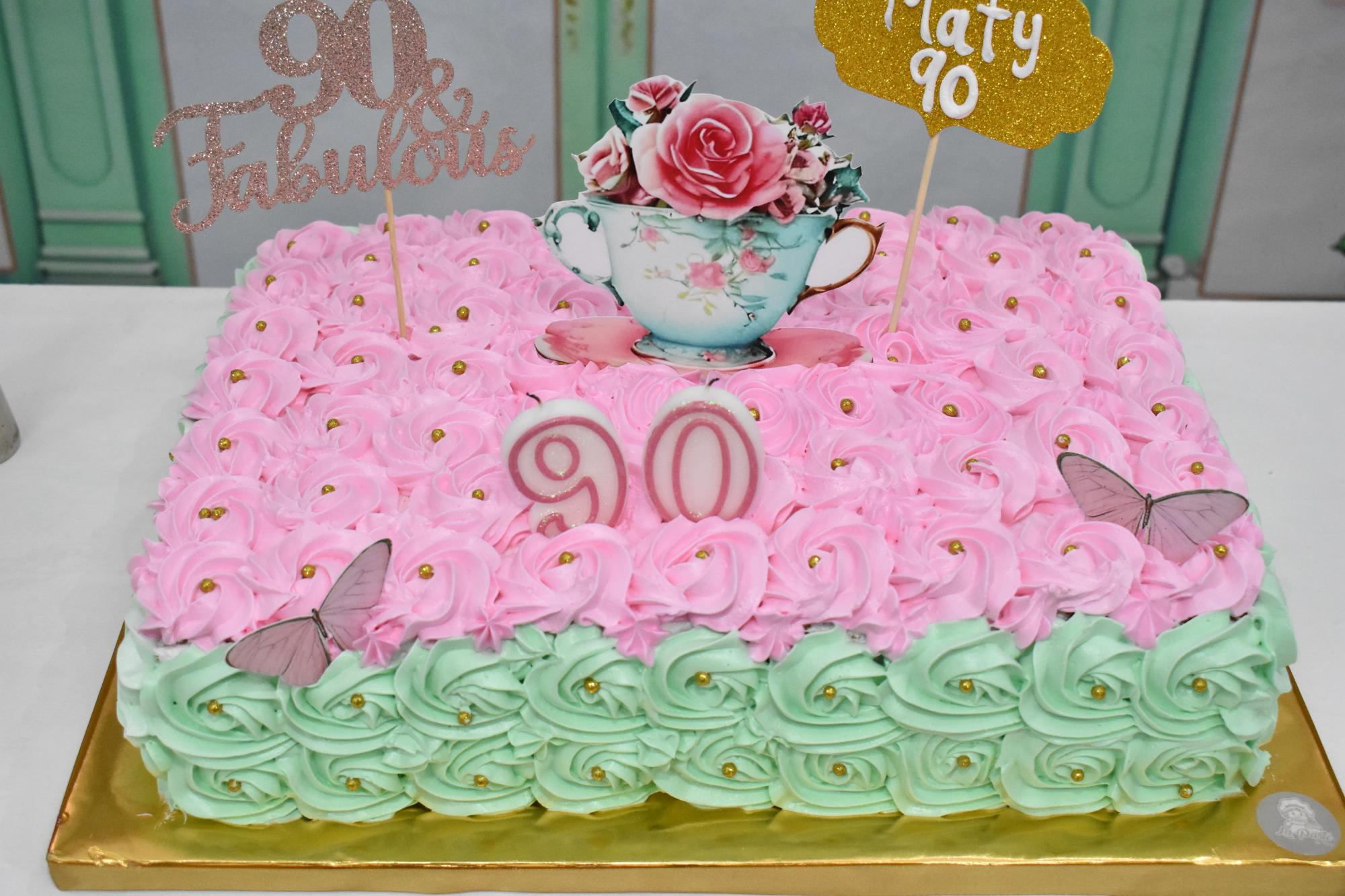 $!Doña Maty celebra feliz, sus 90 años de vida