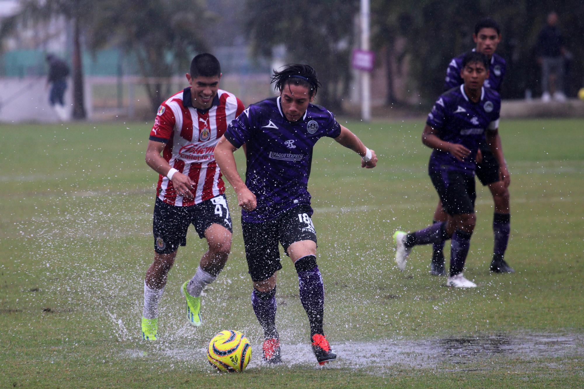 $!Mazatlán Sub 23 vence con autoridad a las Chivas