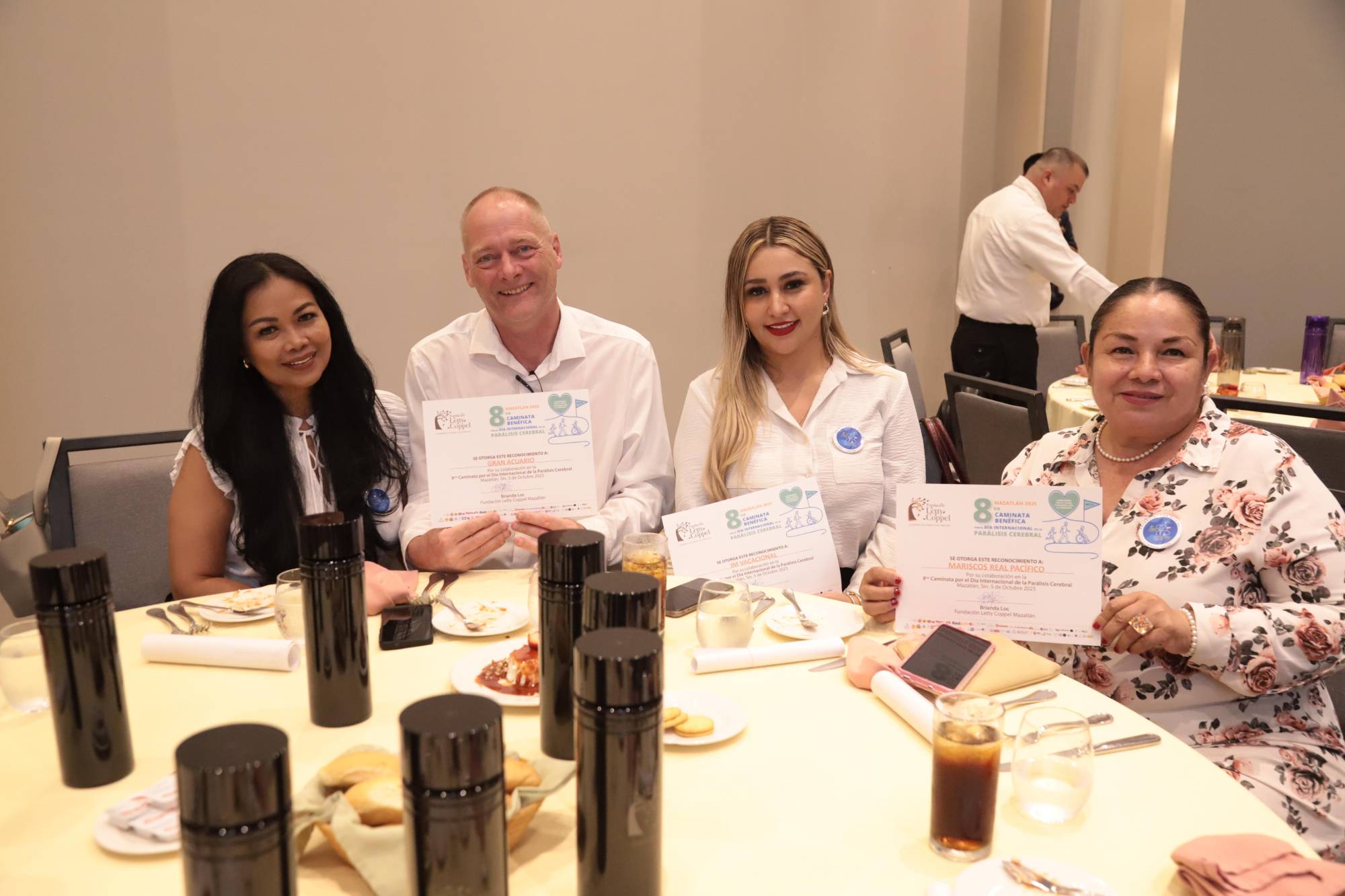 $!Thia Caradonna, Simon Norris, Kenia Manjarrez y María Esther García.