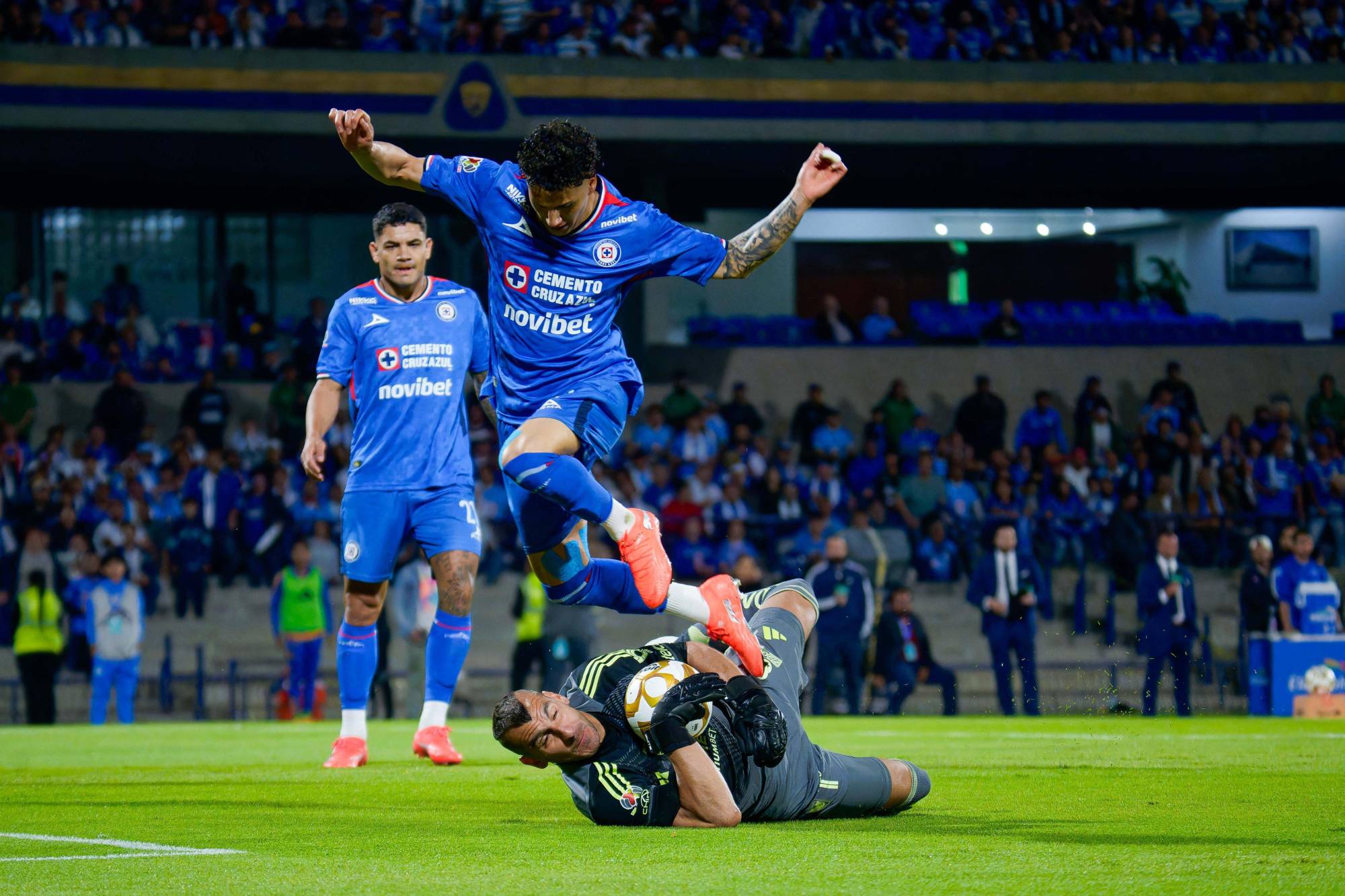 $!Cruz Azul y Tigres empatan 1-1 y dejan la semifinal abierta rumbo a la vuelta en el Volcán