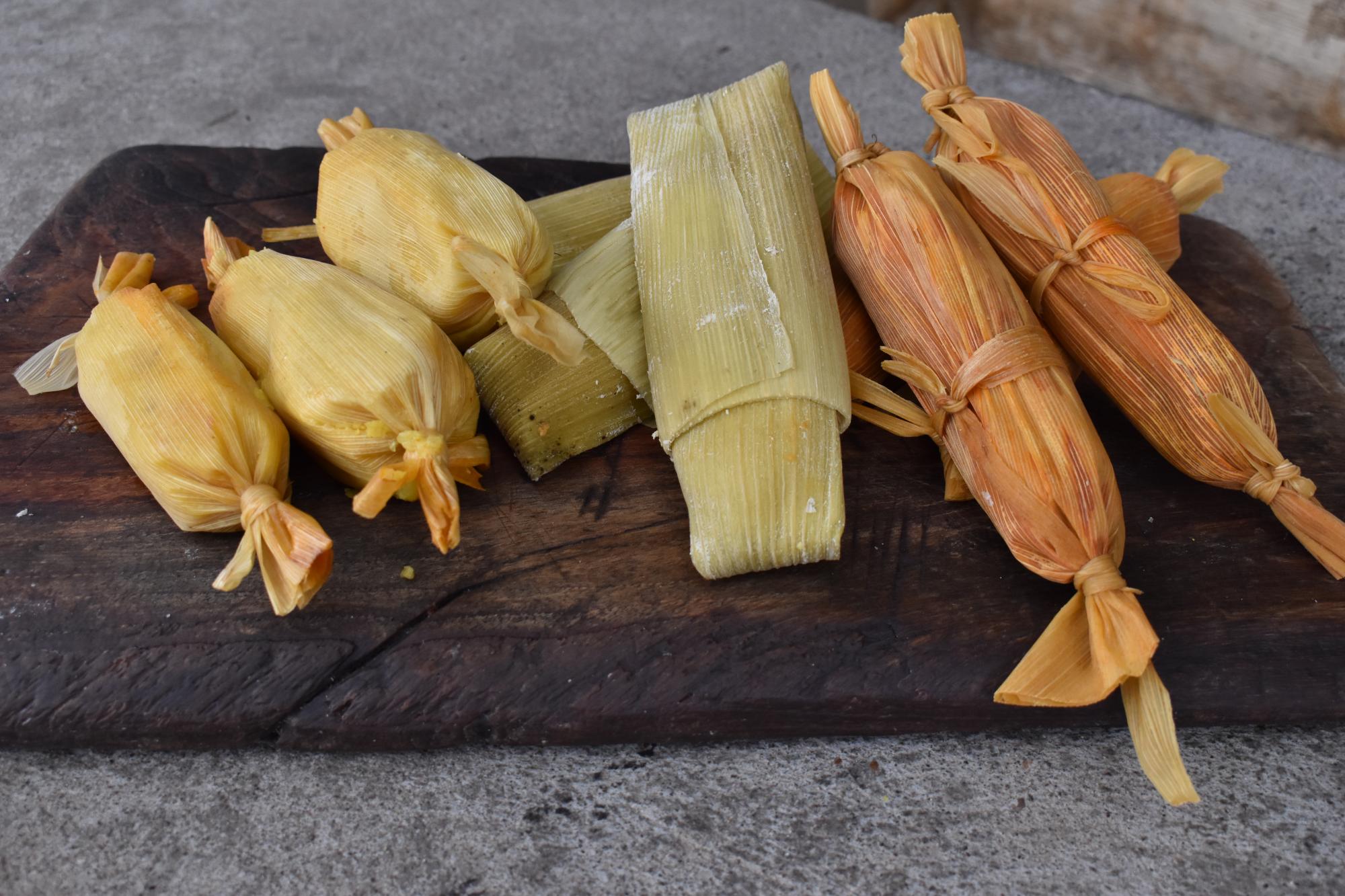 $!Tamales de pollo, piña, puerco y elote.