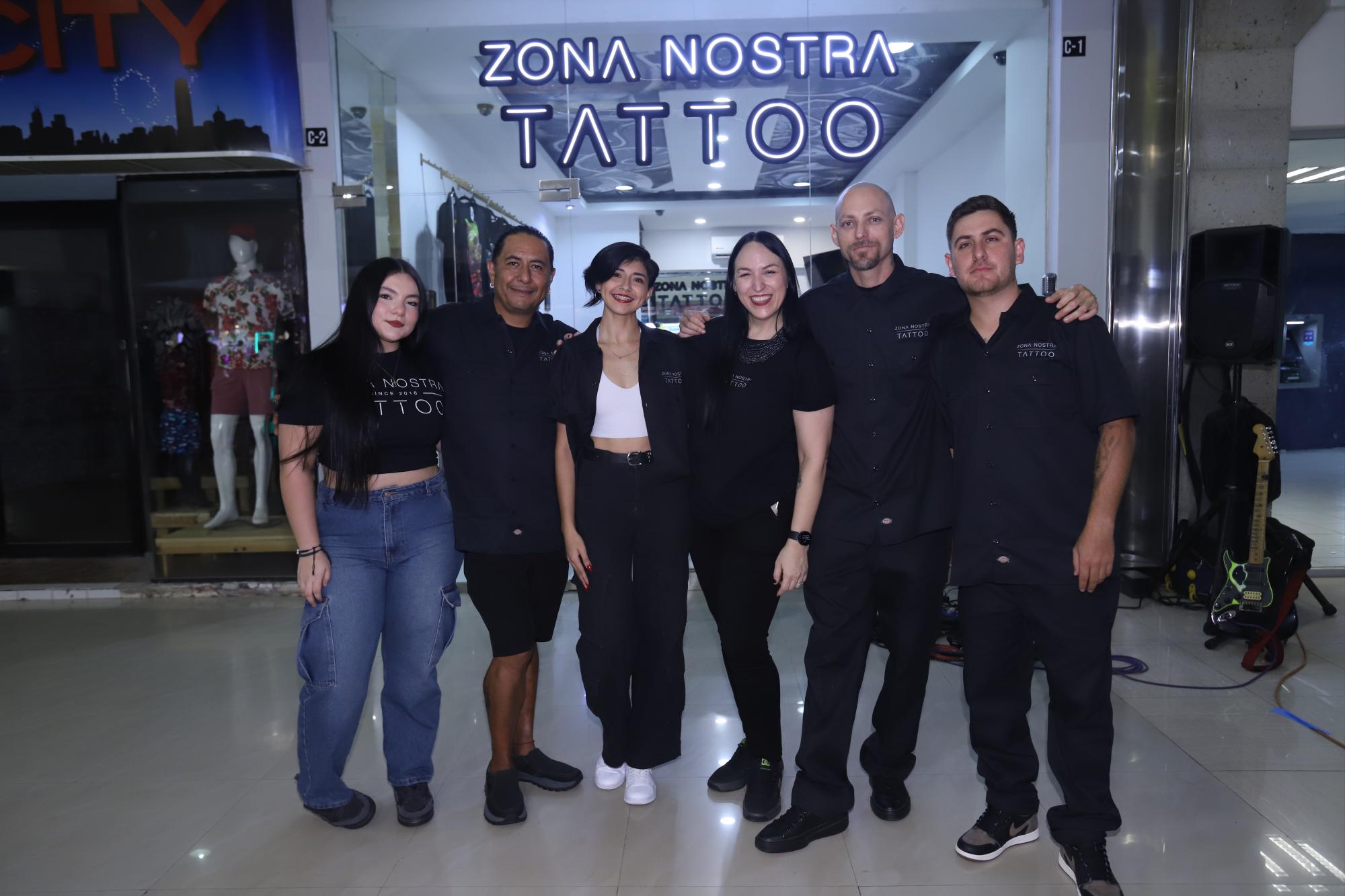 $!Katia Ramírez, Gerardo Castañeda, Anakaren Ceja, Ana y Salomón Iracheta y Bryan Zataráin, están listos para recibir a sus clientes en Zona Nostra Tattoo.