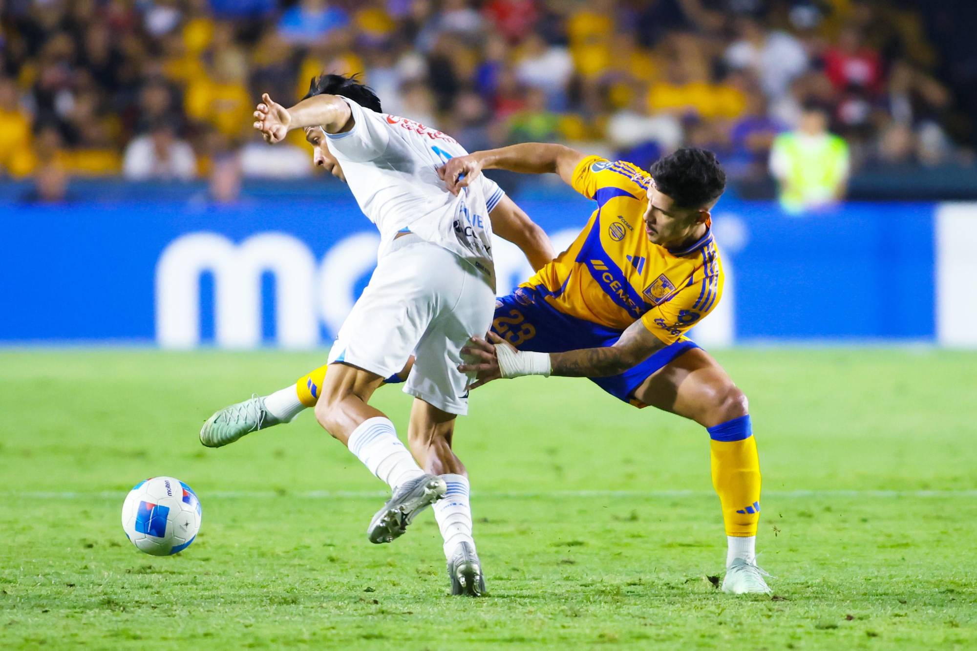 $!Tigres y Cruz Azul empatan en la ida de semifinales; la Máquina saca ventaja con gol de visitante