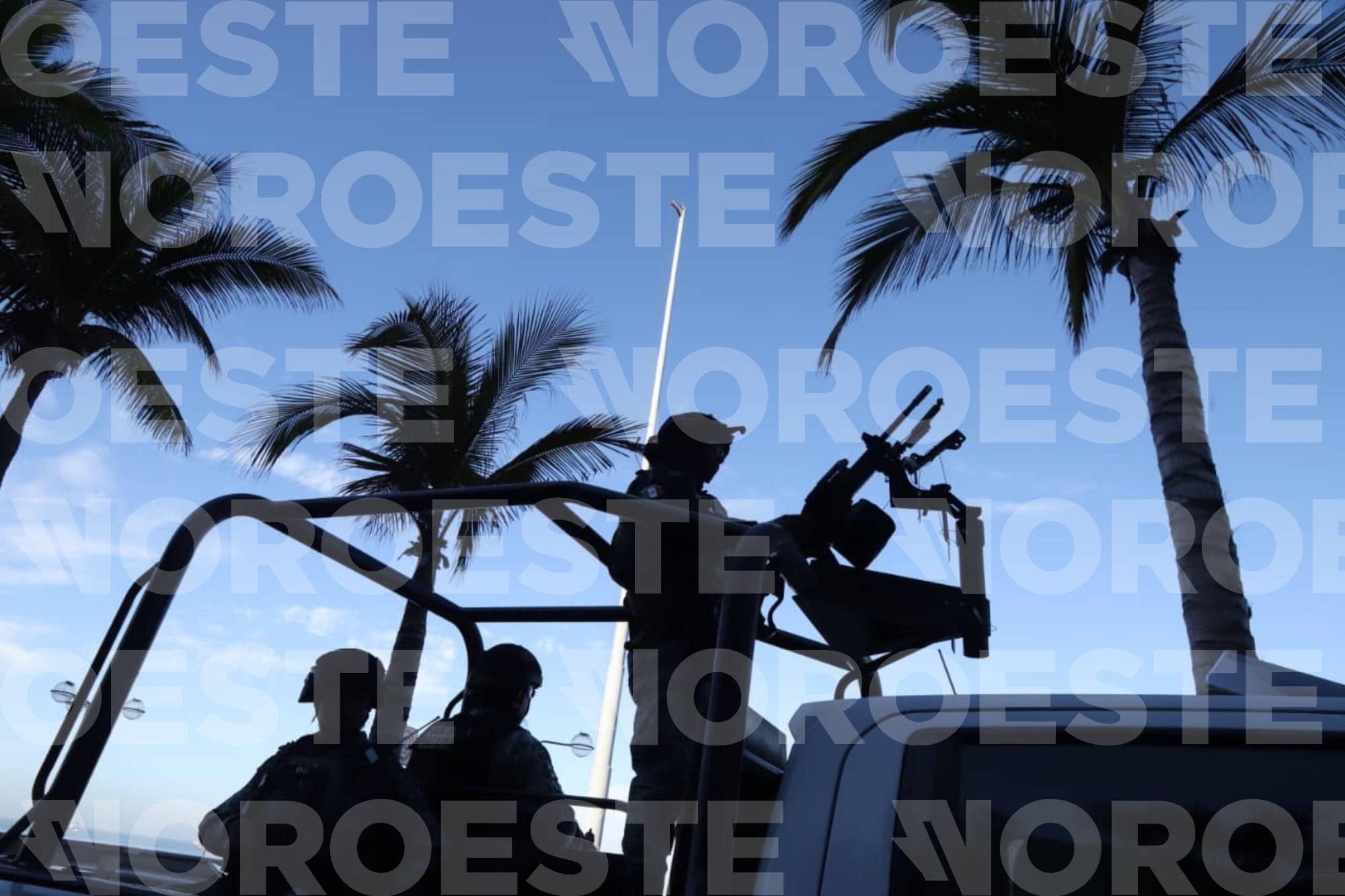 $!Realizan elementos de seguridad primer operativo de barridos del Carnaval de Mazatlán 2026