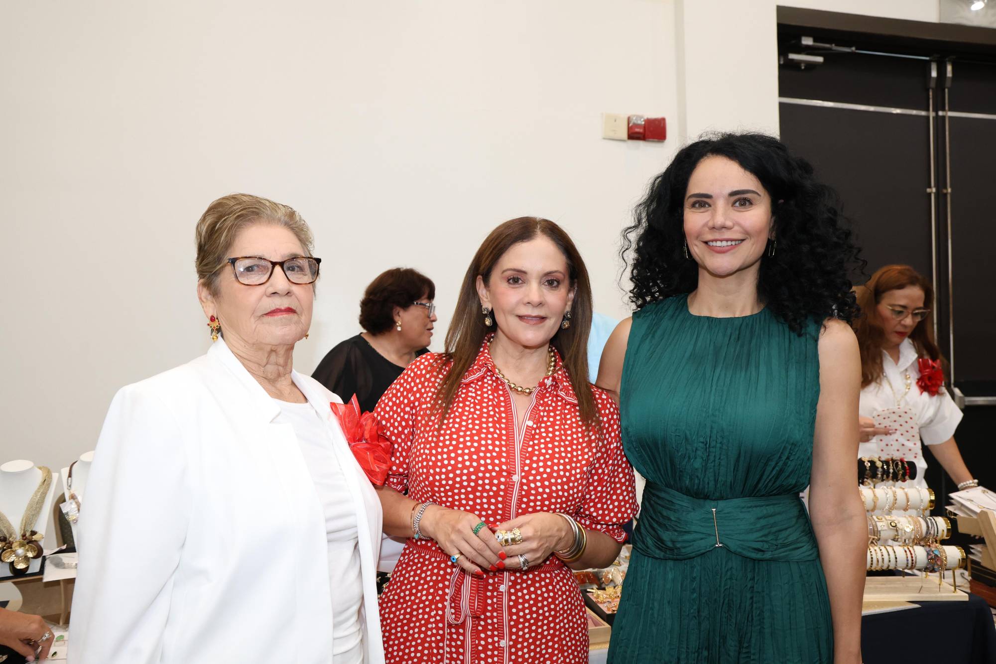$!María Félix, Fernanda Rivera de Bloch y Elsy López.