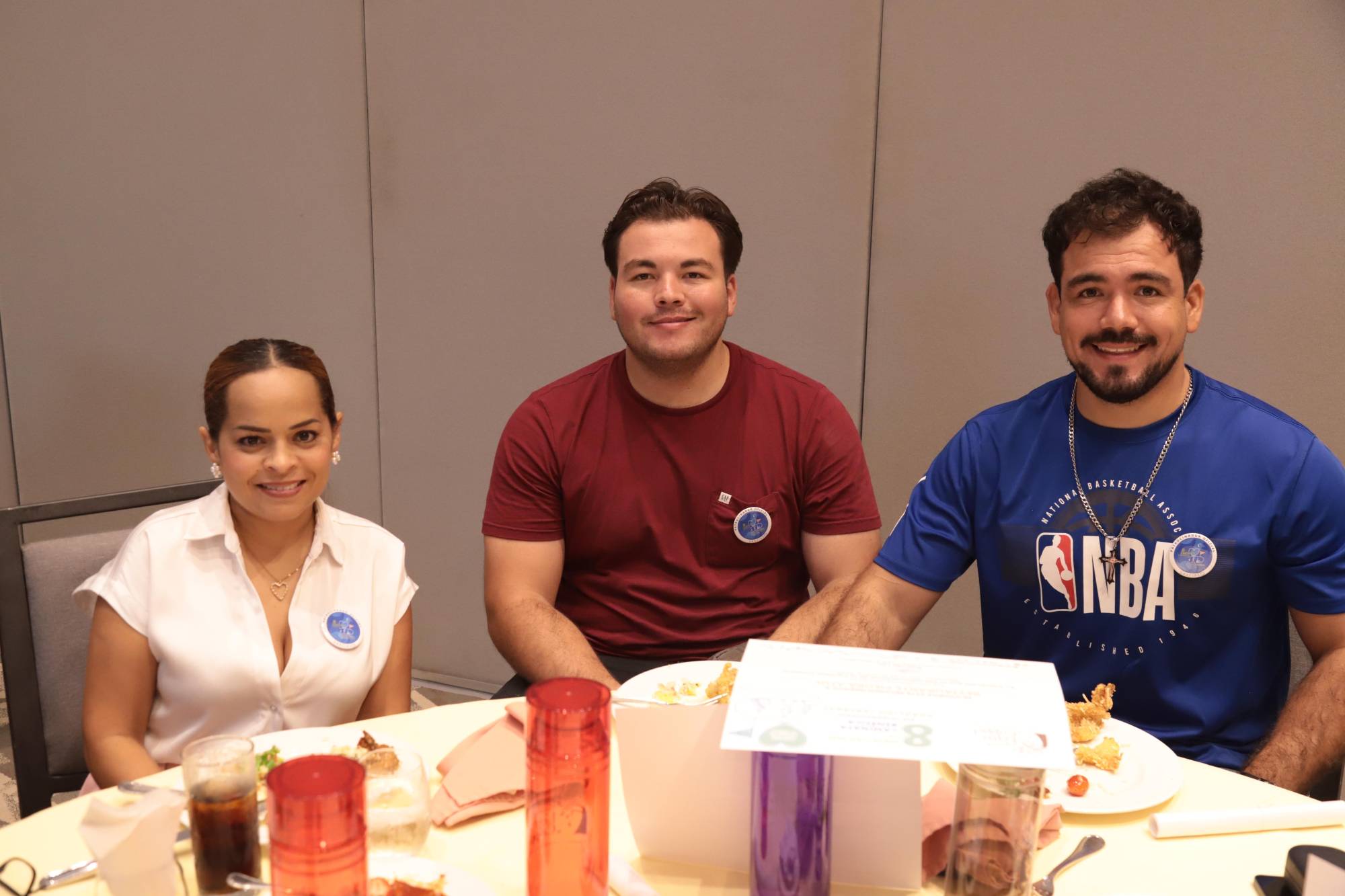 $!Paola Beltrán, Diego Flores y Vicente Flores.