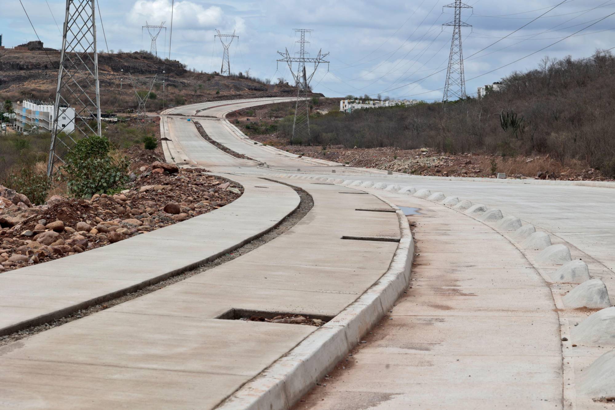 $!Asegura Yeraldine Bonilla que obras públicas continúan sin interrupciones en Sinaloa