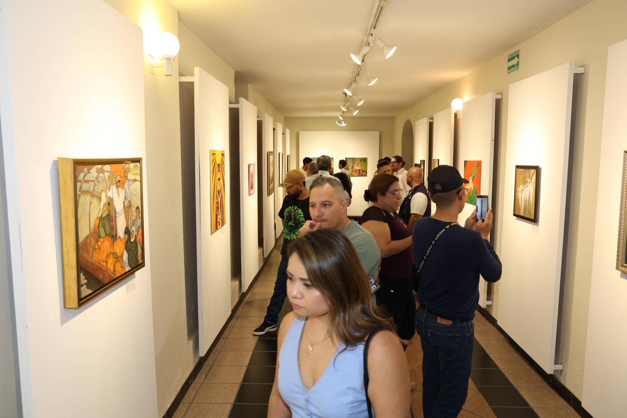 $!La Galería Rubio abrió sus puertas al talento de los estudiantes del Centro Municipal de las Artes, quienes exhiben obras de pintura, dibujo, escultura y técnicas mixtas.