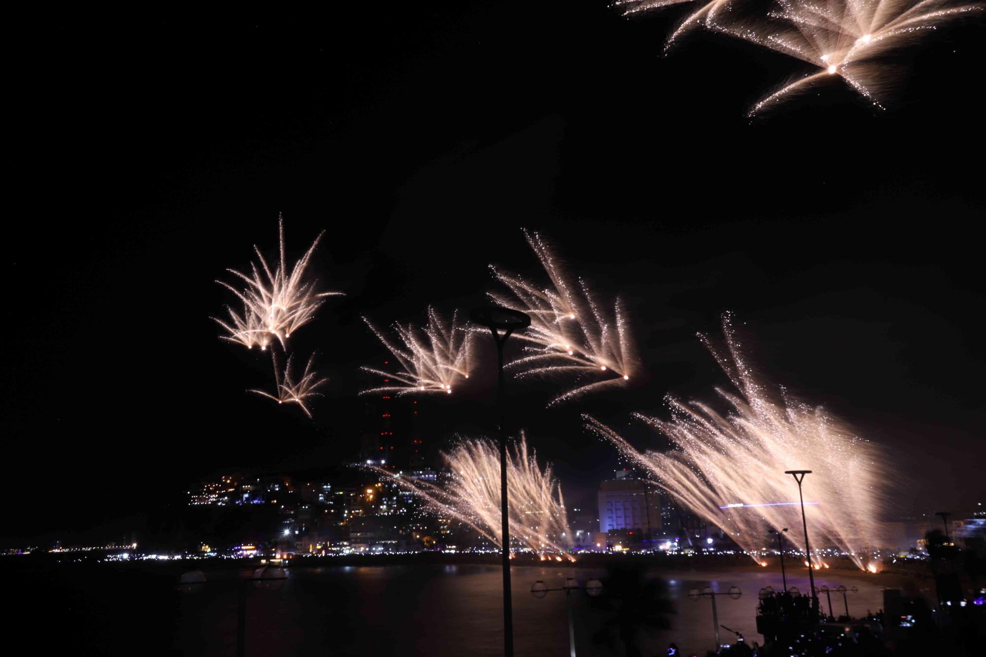 $!Disfrutan el espectacular ‘Combate Naval’