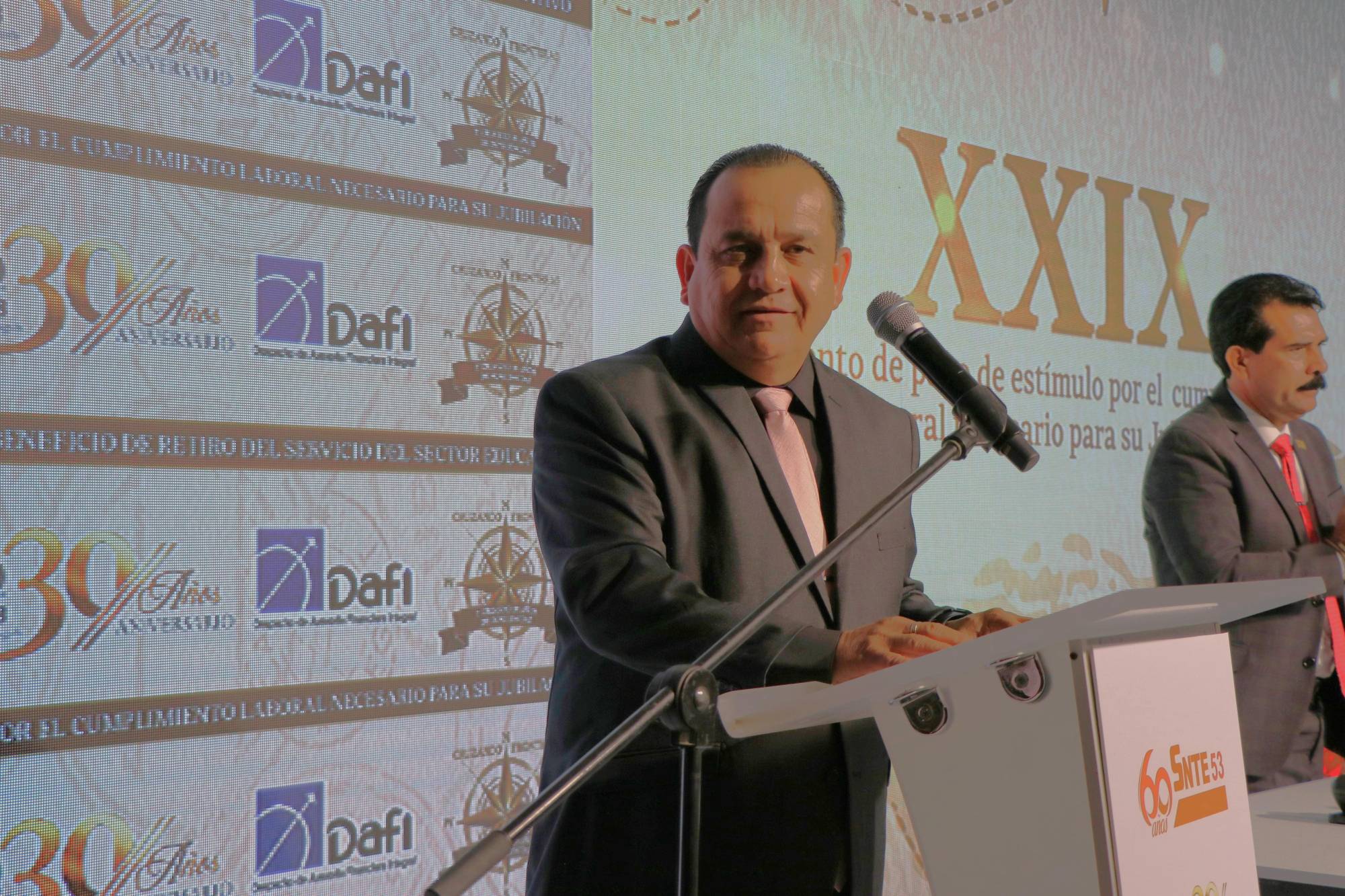 $!Prof. Ricardo Madrid Uriarte Srio. Gral. de la Directiva Seccional del SNTE de la Sección 53 y Presidente del Comité Técnico de FIGLOSNTE 53