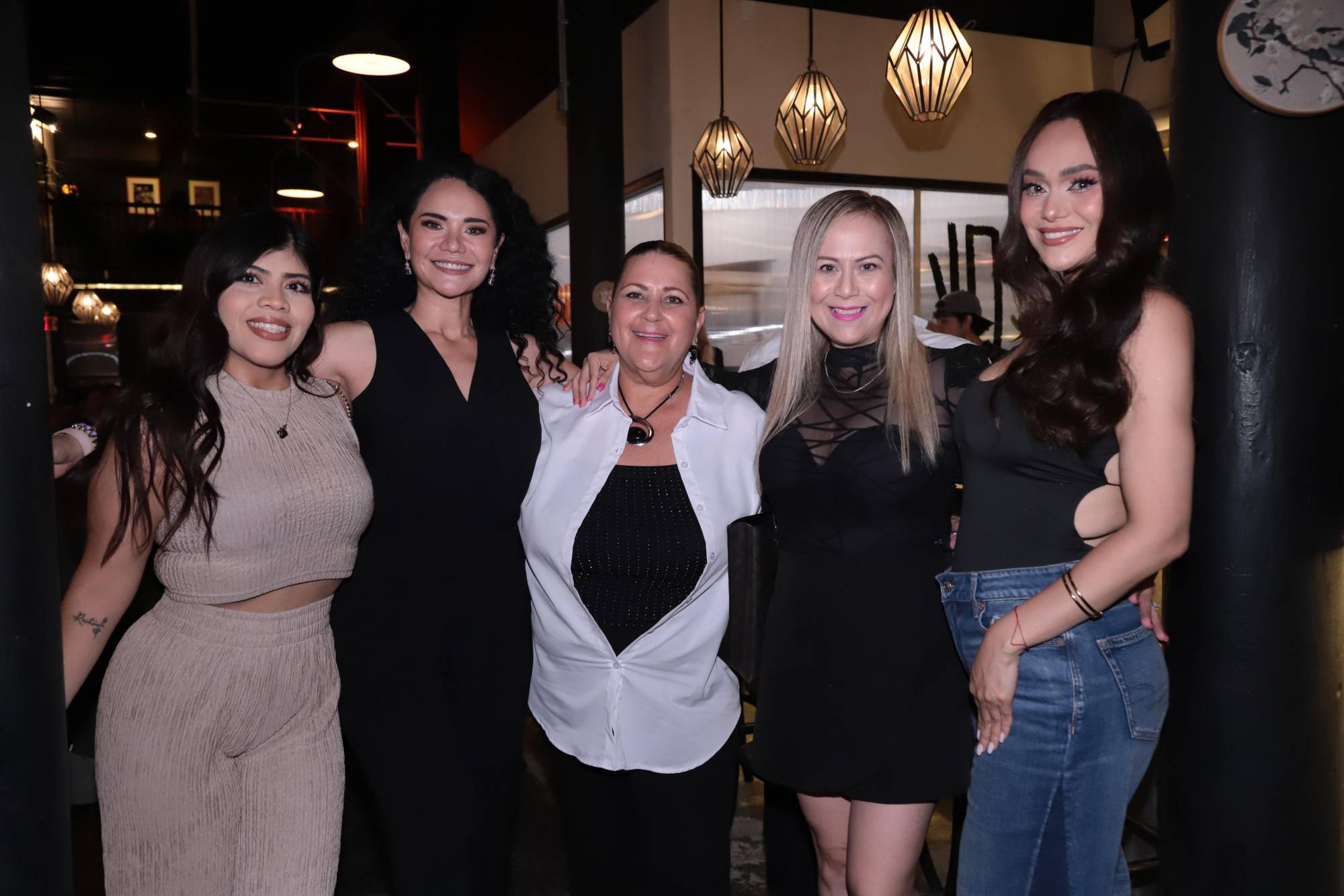 $!Irma Velázquez, Elsy López, Lorena Lizárraga, Alma Esparza y Diana López.