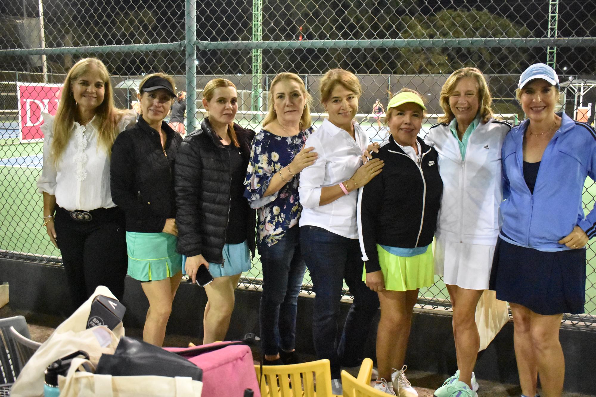 $!Martha Vea, Paty Rey, Lupita de Gómez, Emma Martínez, Maricarmen Carbajal, Chuyita Sibaja, Magui Barraza y Karla Acosta.