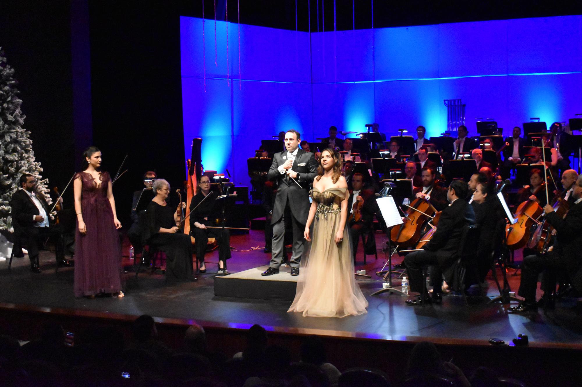 $!La voces femeninas del concierto, interpretaron juntas ‘Belle Nuit’, de ‘Los cuentos de Hoffmann’, de Johann Strauss.