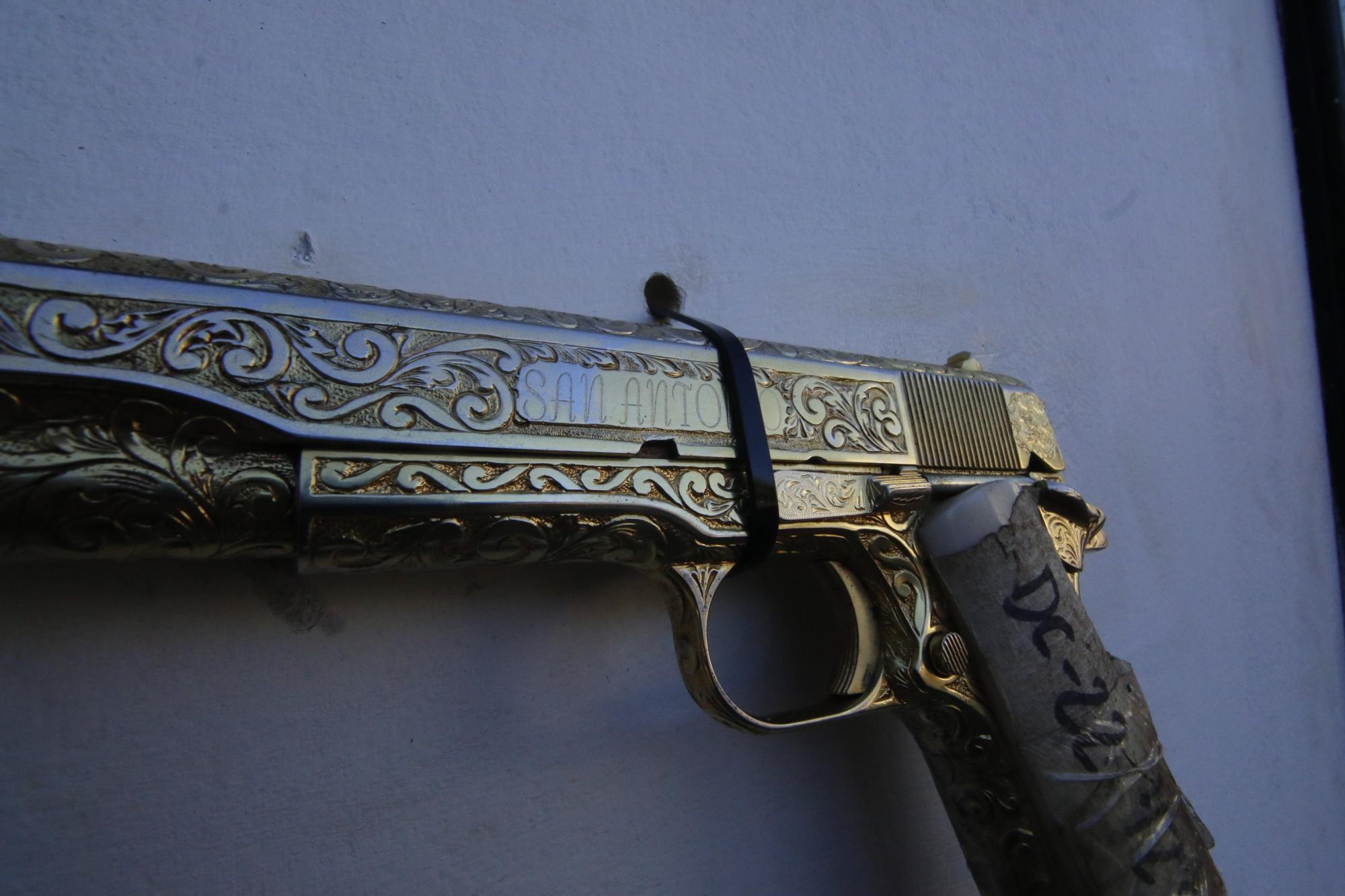 $![Evento en la novena zona militar de destrucción de armas y cartuchos]