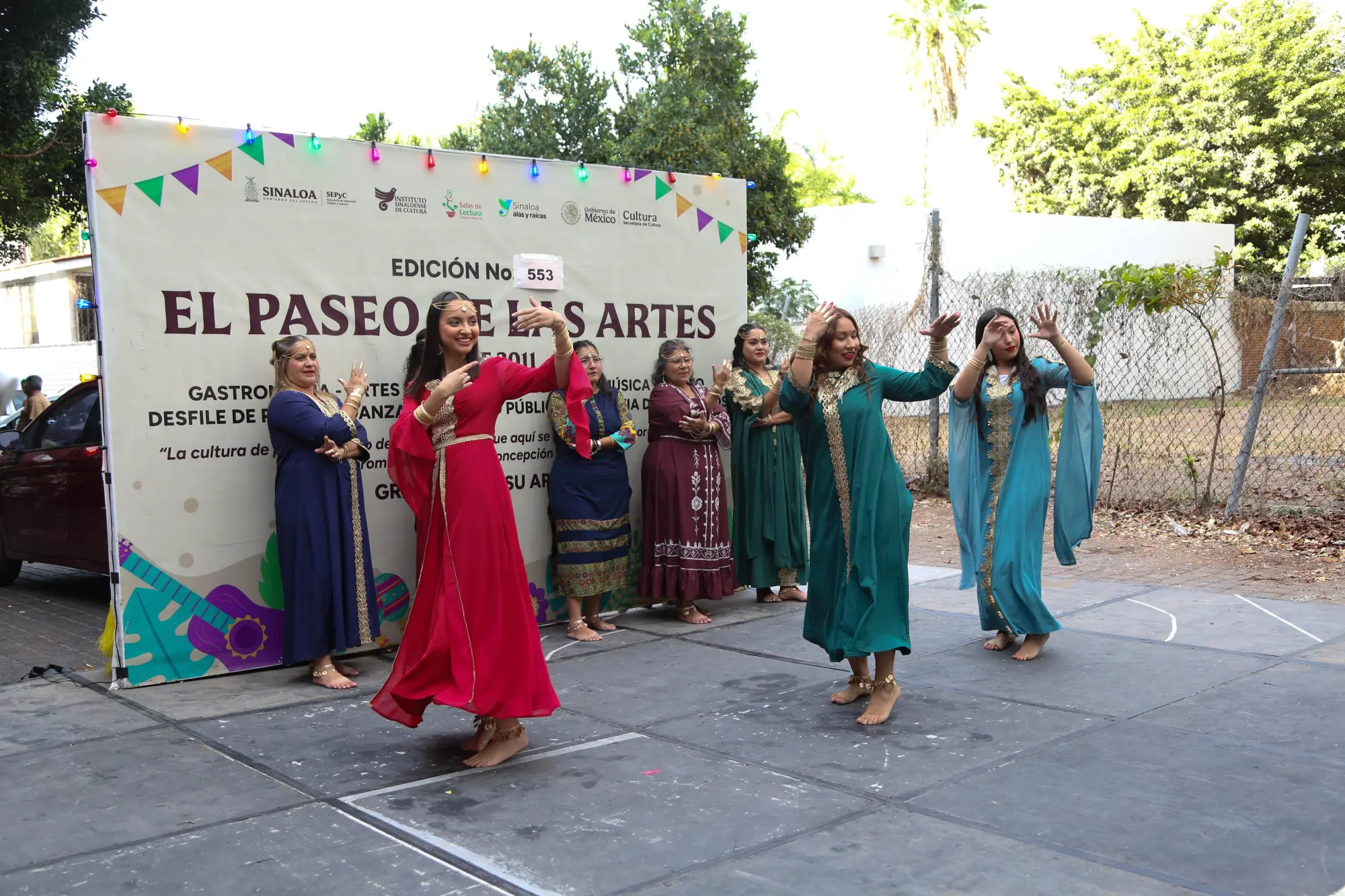 $!Celebraron bailando.