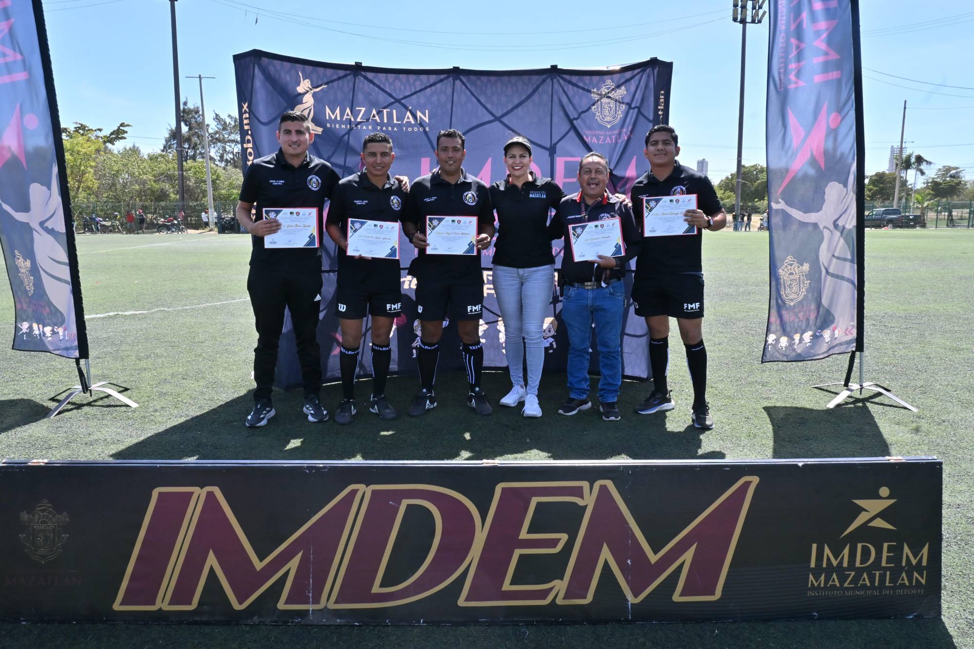 $!Se ciñe Familia Fajardo la corona de la Primera Fuerza con angustia extra