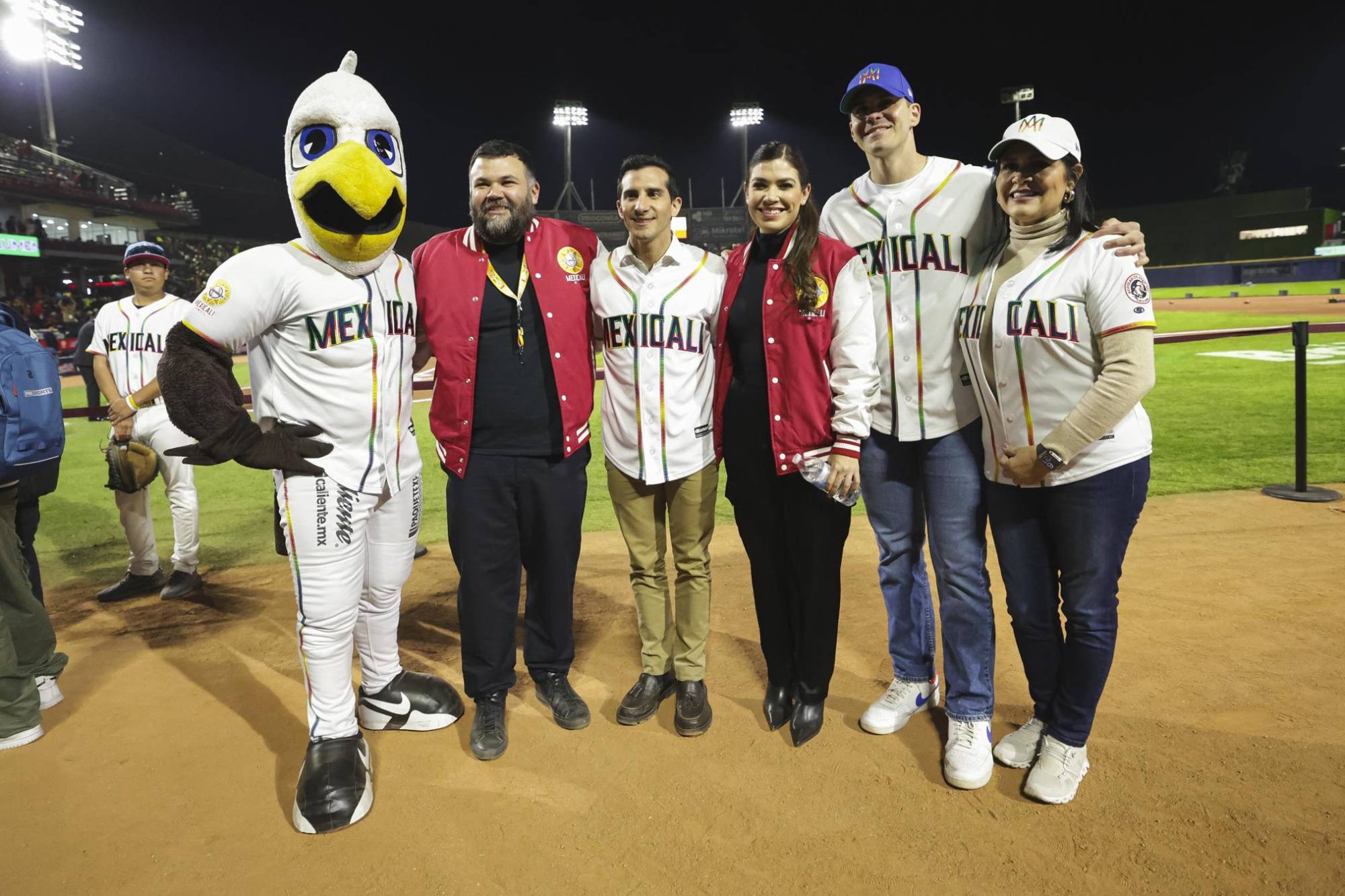 $!Homenaje a Fernando Valenzuela en la inauguración de la Serie del Caribe 2025