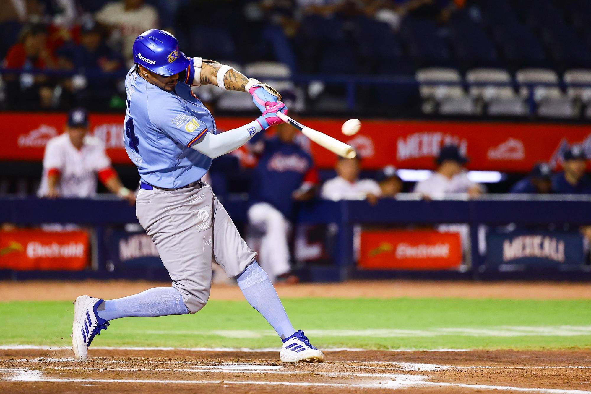 $!Águilas de Mexicali vencen 8-2 a Charros y emparejan la serie