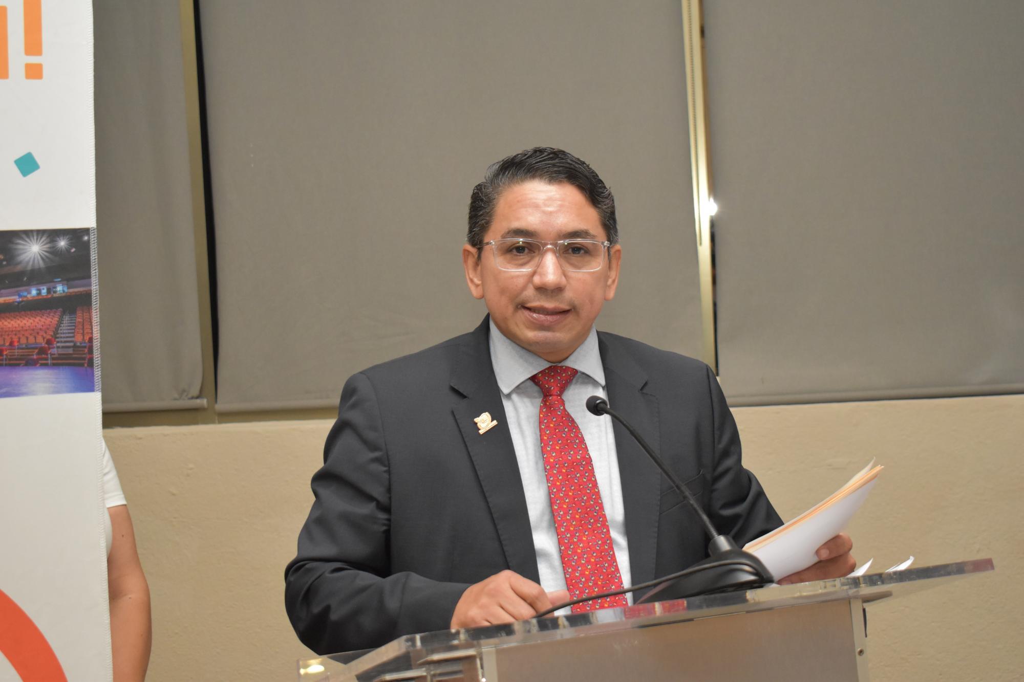$!El cardiólogo Oswaldo Lagunas Uriarte es el presidente del consejo directivo del Colegio Médico de Sinaloa, A.C.