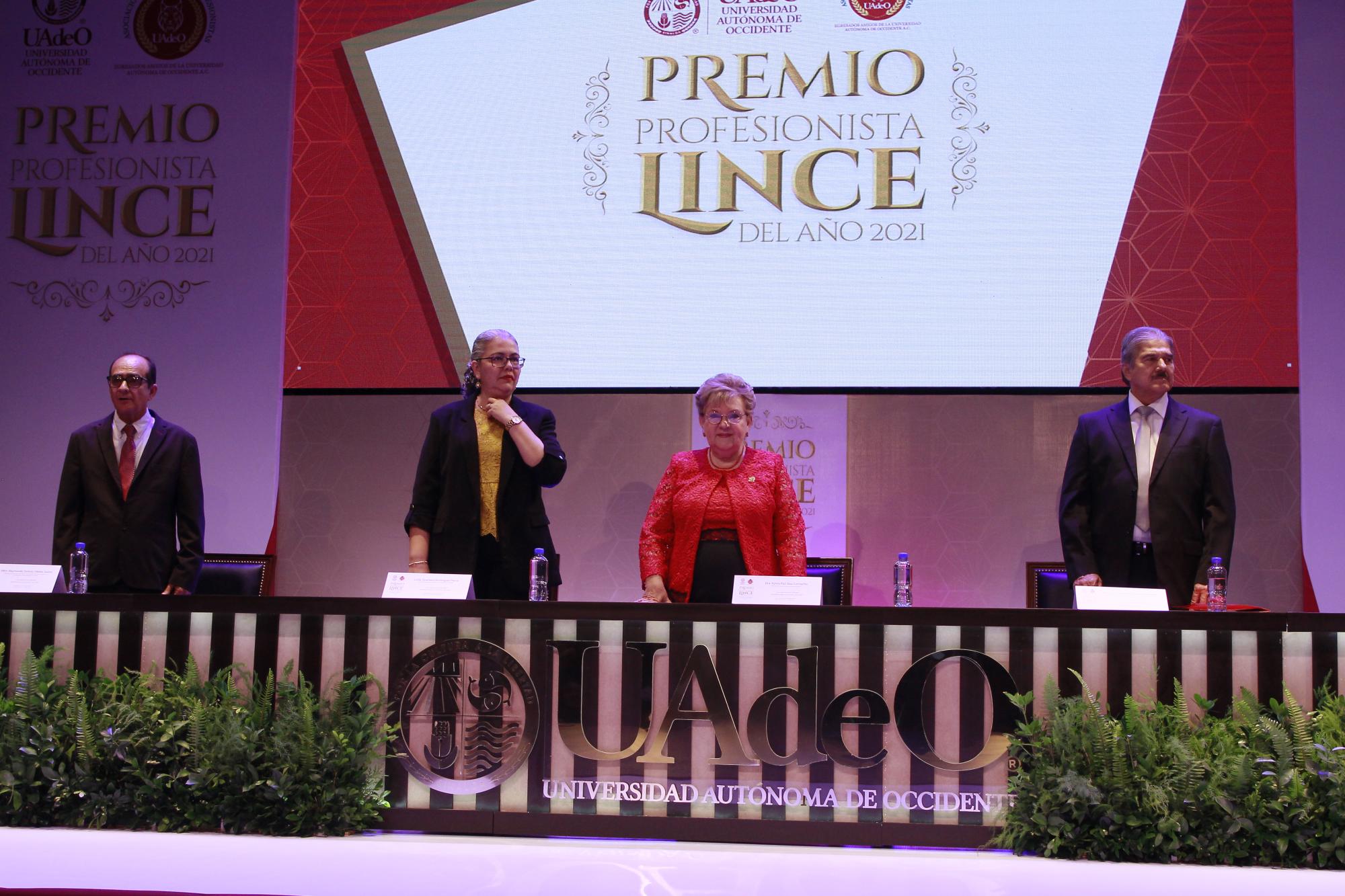 $!Reconoce UAdeO trayectoria de 14 egresados con el Premio Lince al Profesionista del Año