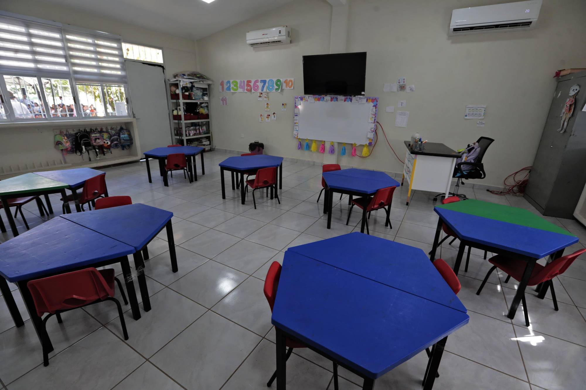 $!Entregan nuevas aulas y enseres de cocina en jardín de niños de Badiraguato