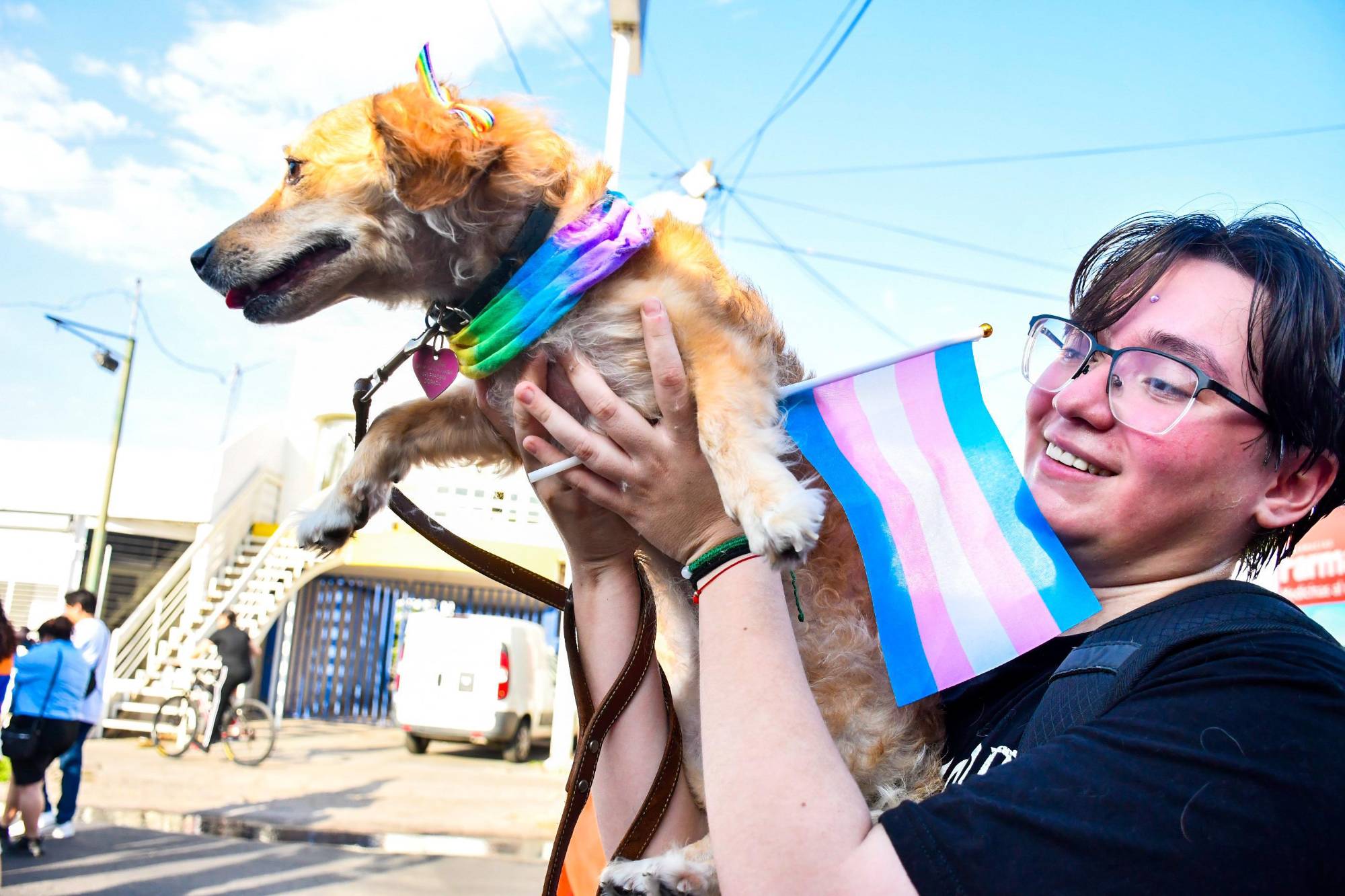 $!Lanzan llamado a la paz y a la inclusión en Marcha de la Diversidad Sexual en Culiacán