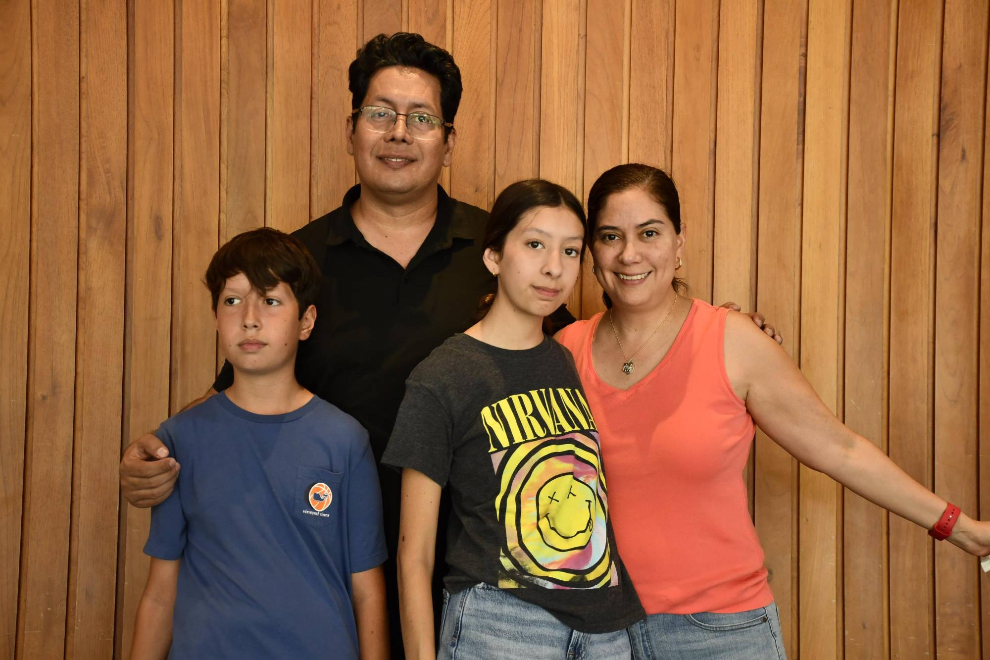 $!Sergio López y Claudia Rivas con sus hijos Sergio y Luciana López.