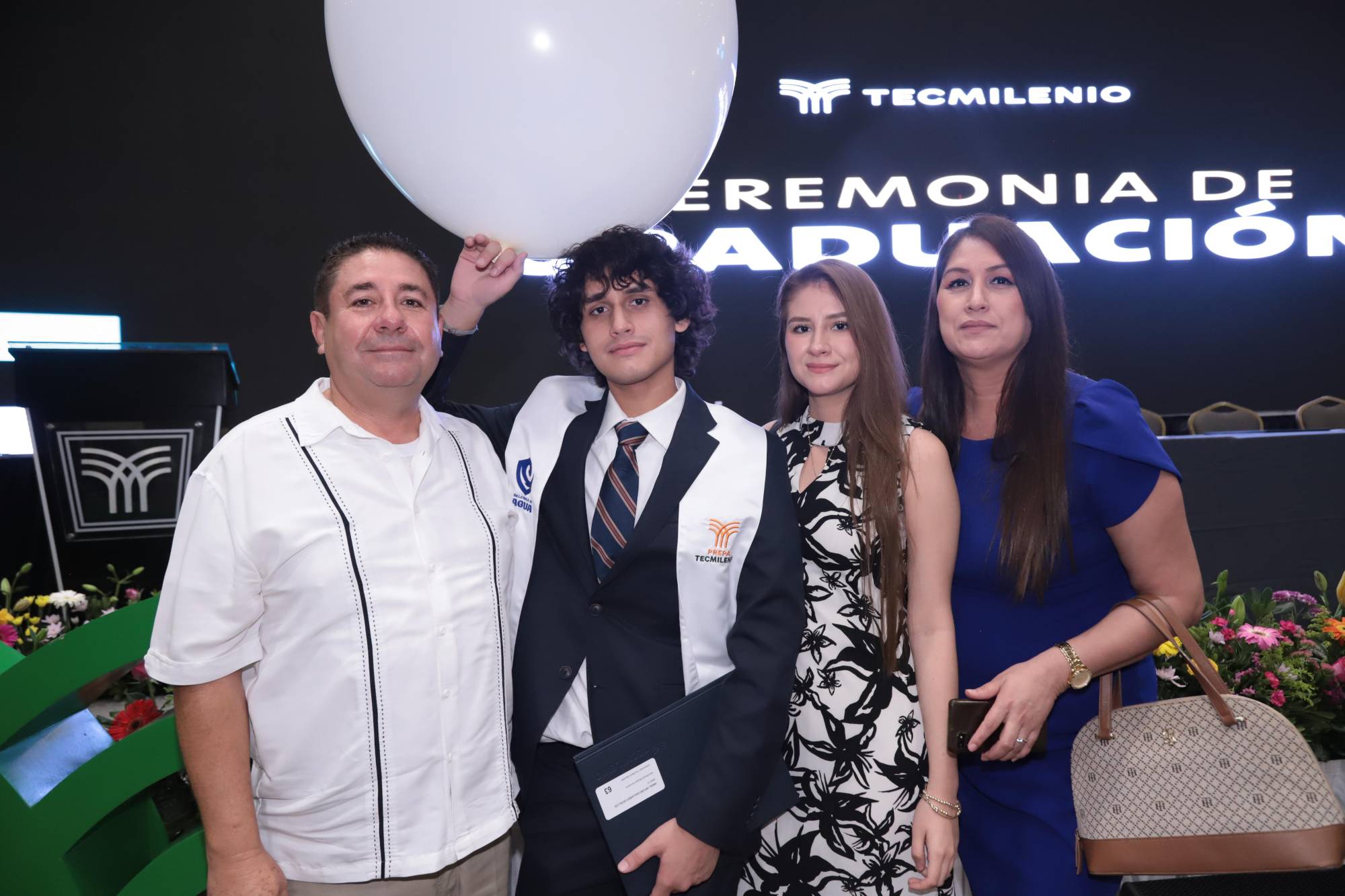 $!Ángel, Arturo y Angélica Gallardo y Trinidad Cevallos.