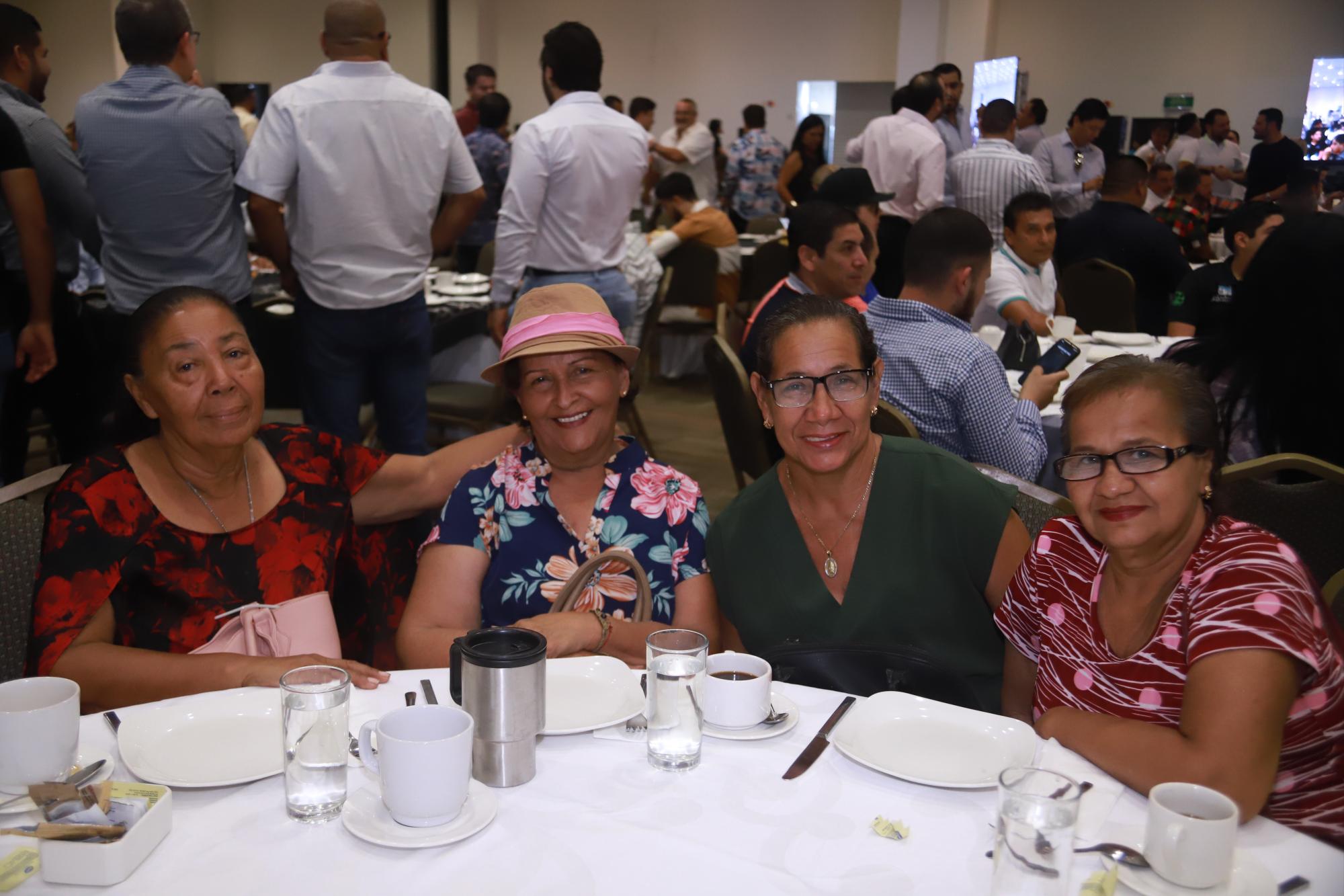 $!María Robles, Leticia Beltrán, Luz María Villa y Guadalupe Bernal.