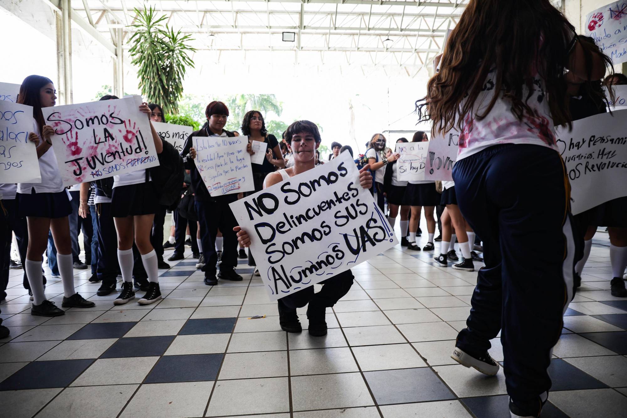 $!Estalla inconformidad estudiantil en la UAS