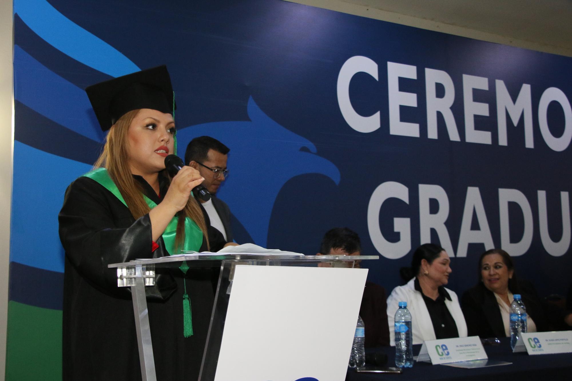 $!La doctora en Desarrollo Humano y Educación, Yéssica Ludivina Valenzuela Rubio, expresa sus experiencias.